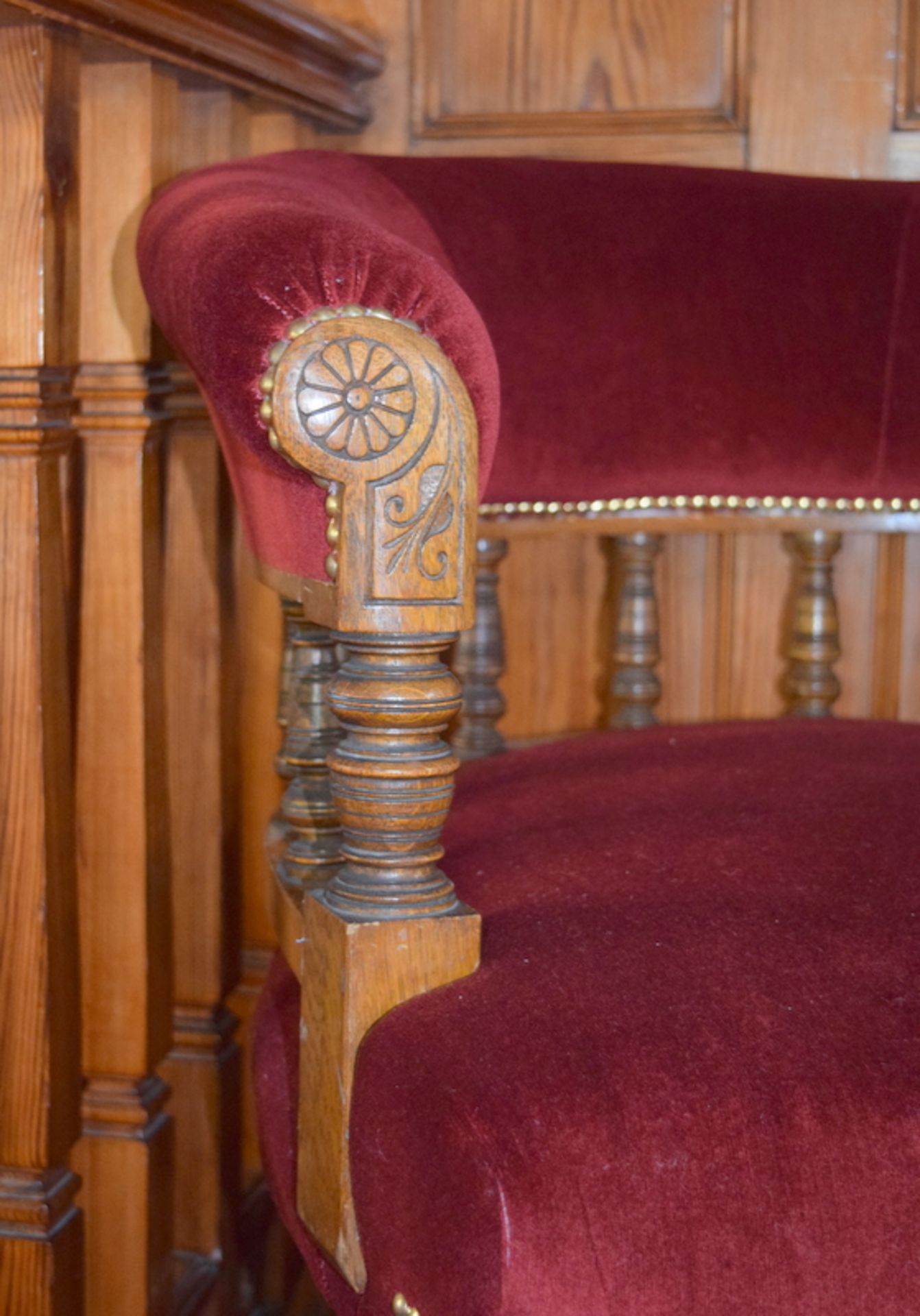 Ecclesiastical Elder's Chair In Oak And Red Velour - Bild 2 aus 4