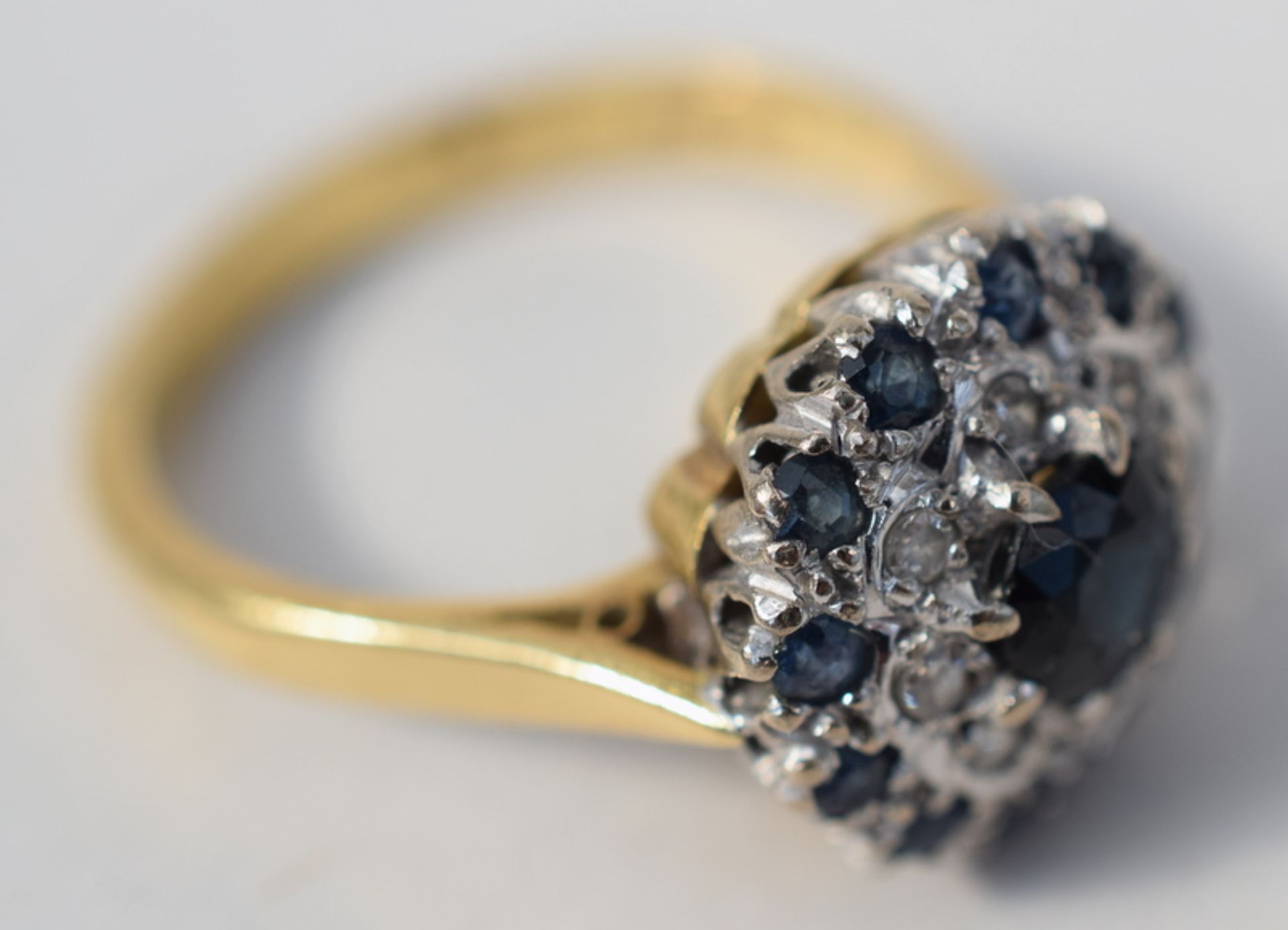 18ct Gold Sapphire And Diamonds 3 Tier Ring - Image 3 of 6