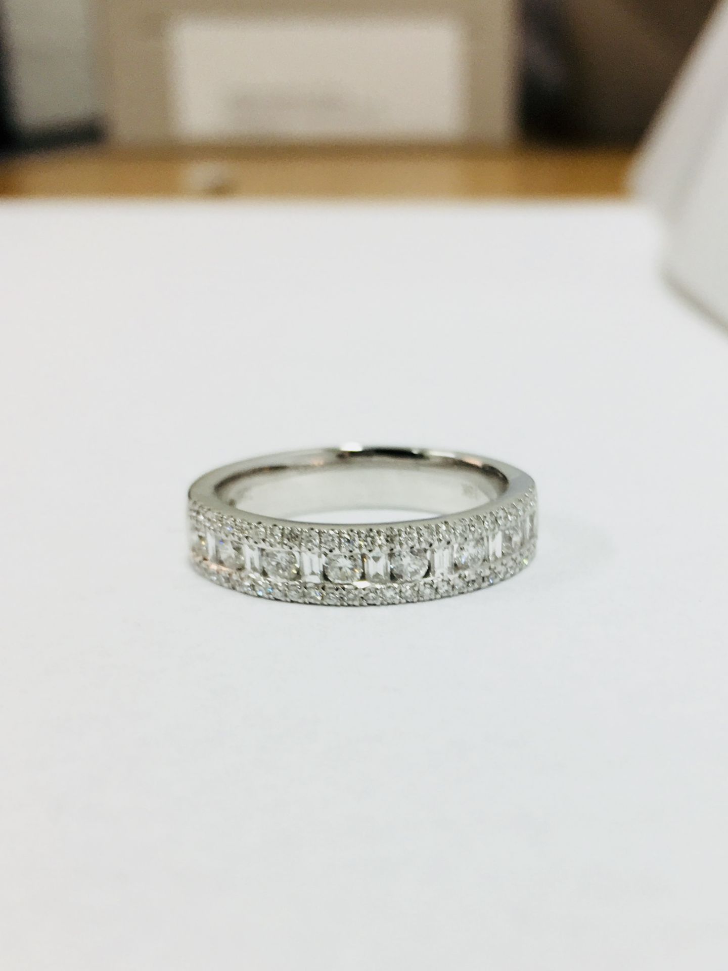 18ct white gold diamond dress ring,0.50ct diamond round and baguette h colour vs clarity,4.08gms - Image 4 of 4