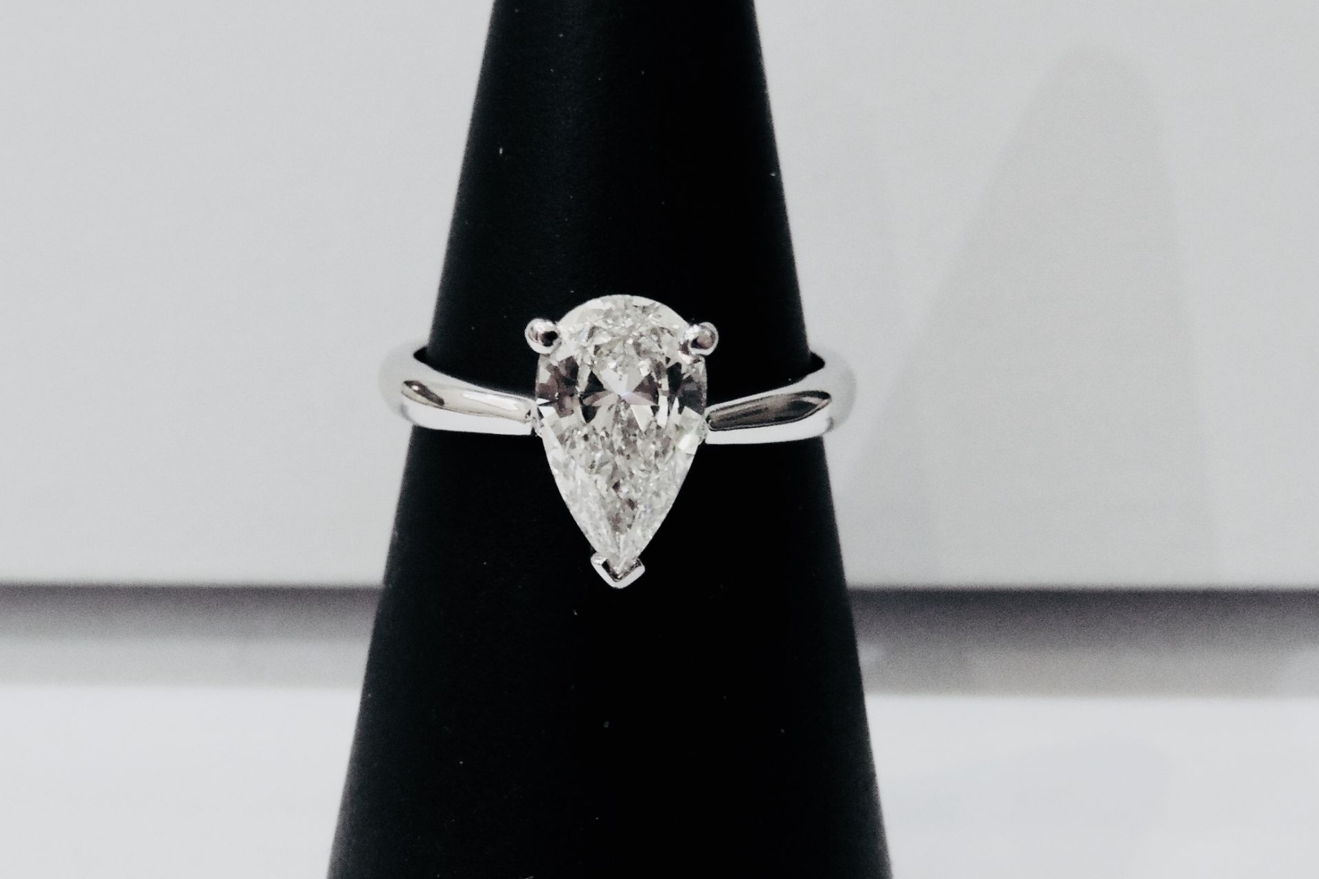 1.57ct Pearshape F colour,I1 clarity natural diamond ,18ct white gold setting 4gms ,uk manufacture, - Image 2 of 3