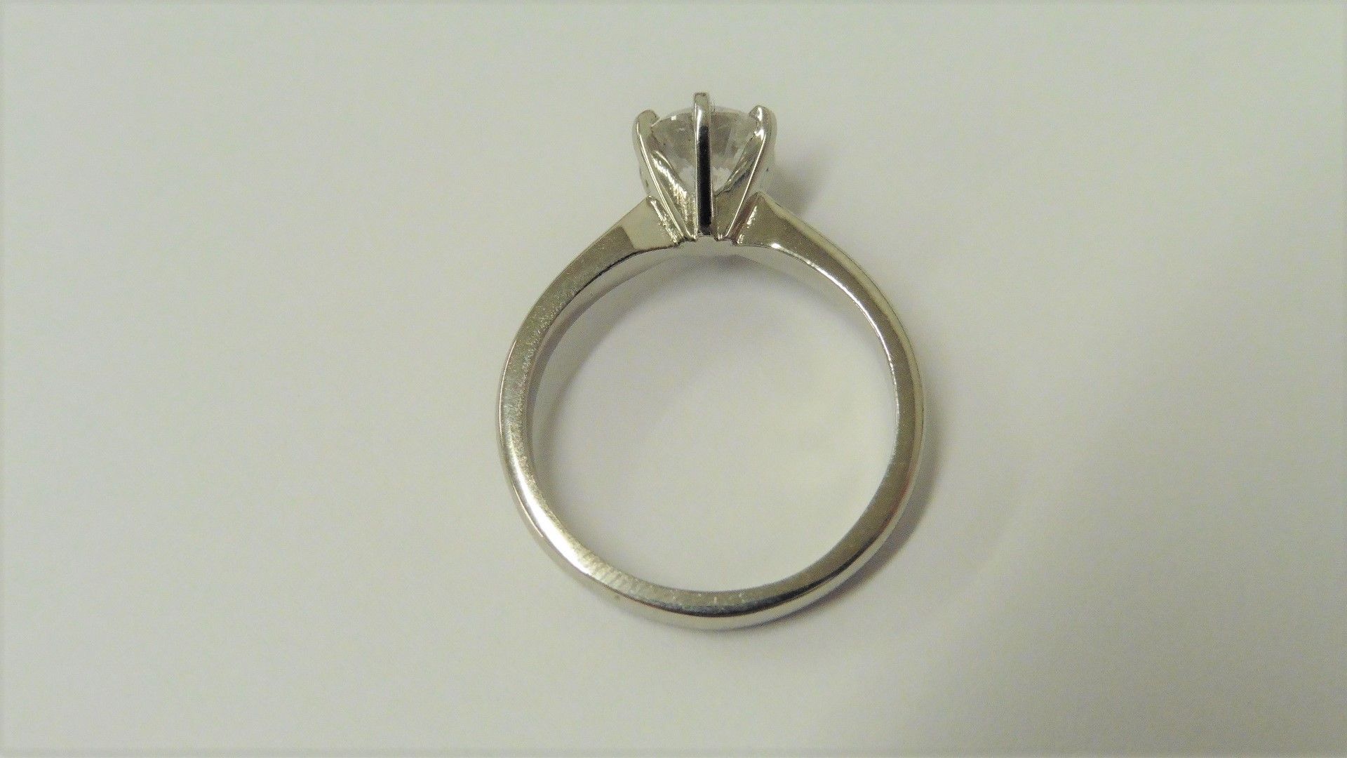 1.02ct diamond solitaire ring set in platinum. Brilliant cut diamond, H colour and I1-2 clarity. 6 - Image 2 of 3