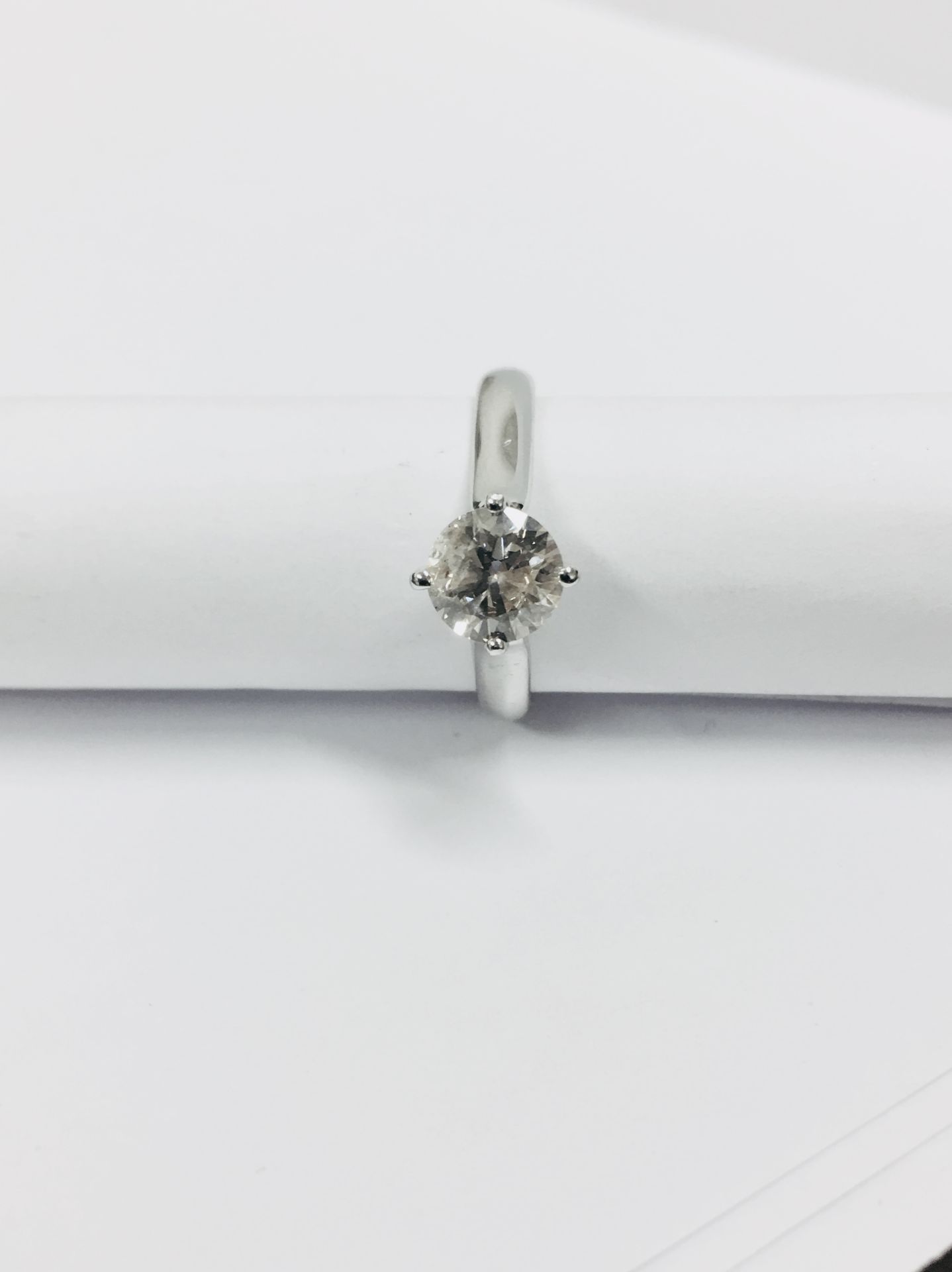 1.09ct diamond solitaire ring set in 18ct gold. Brilliant cut diamond G colour and SI2 clarity. ( - Image 5 of 6