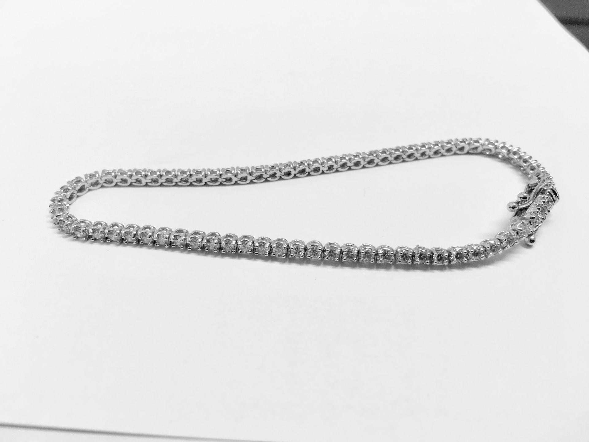 4.50ct Diamond tennis bracelet set with brilliant cut diamonds of H colour, si2 clarity. All set - Image 4 of 4