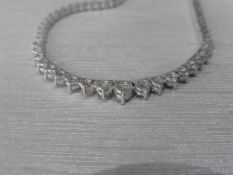 11.75ct Diamond tennis style necklace. 3 claw setting. Graduated diamonds, I colour, Si2 clarity