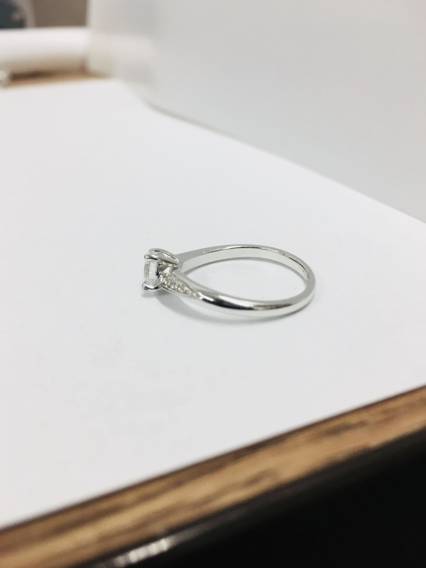 platinum damond solitaire ring,0.50ct brilliant cut diamond h colour vs clarity(clarity enhanced), - Bild 3 aus 3