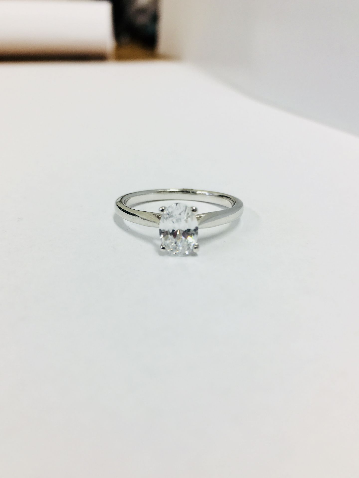 Platinum oval diamond solitaire ring.0.30ct oval diamond si clarity i colour,2.9gms platinum setting - Image 4 of 4