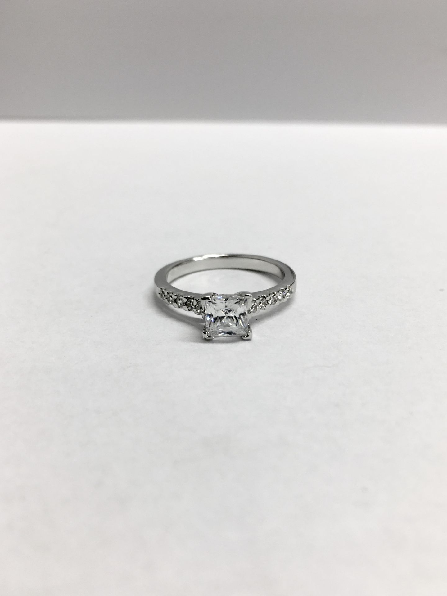 Platinum diamond solitaire ring,0.45ct princess,h colour si2 clarity,4.15gms platinum ,10 diamonds - Image 2 of 3