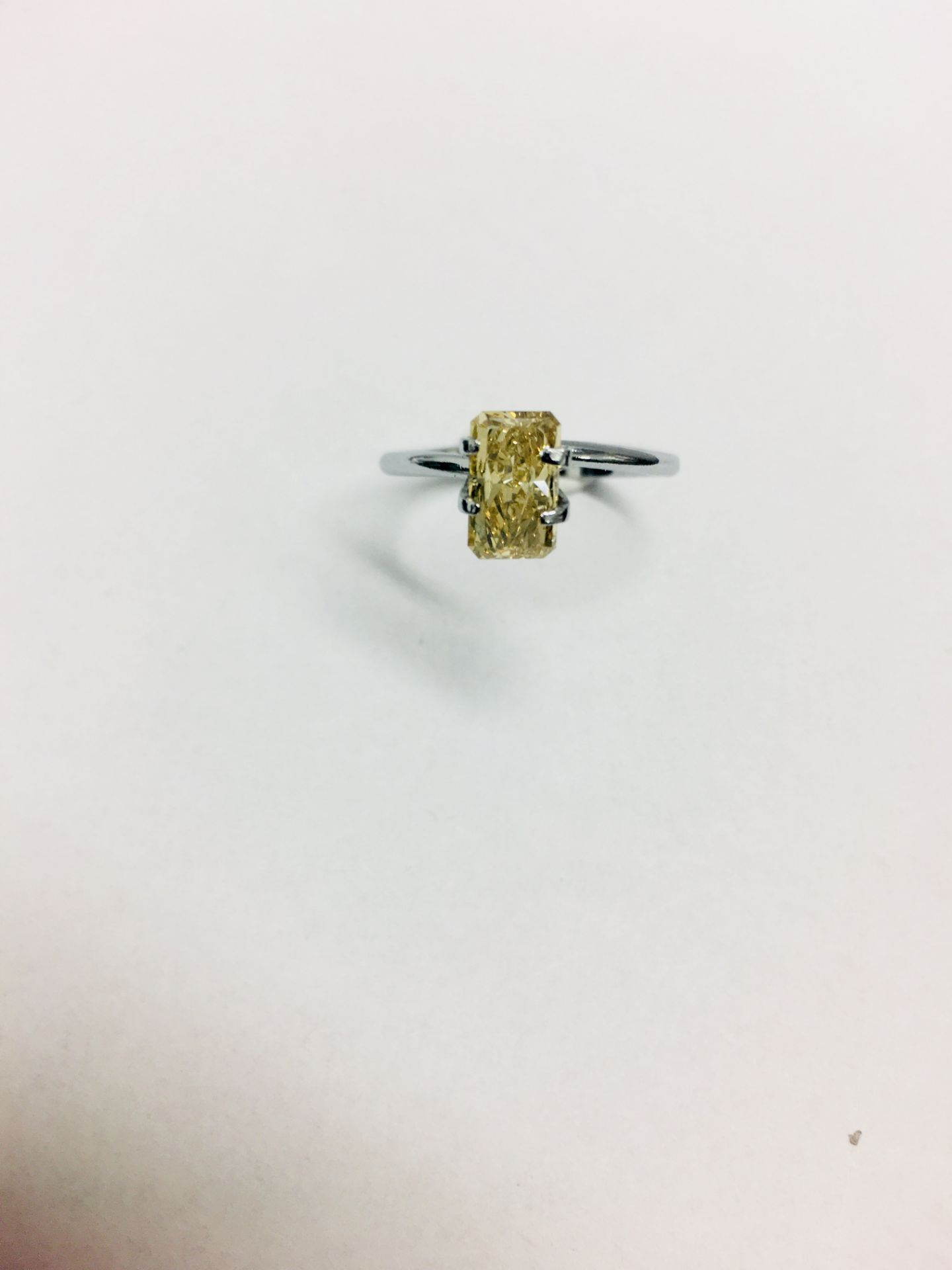 1.61ct fancy yellow diamond radiant shape vs2 clarity,wgi certification appraisal 8500 - Bild 2 aus 2