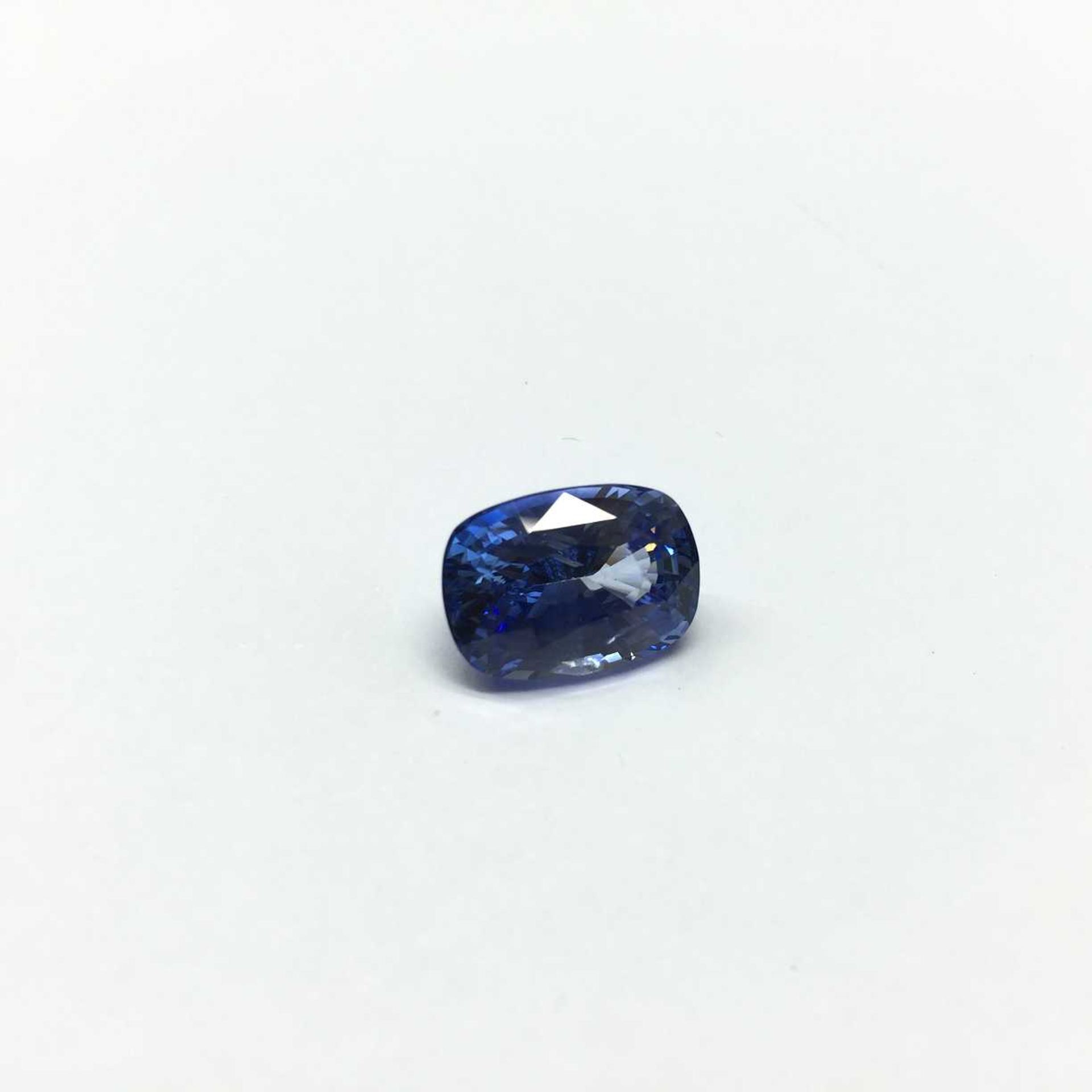 9.46ct Sapphire,AIGS certification GF15121919,14.04x10.07x7.5mm,appraisal 25000