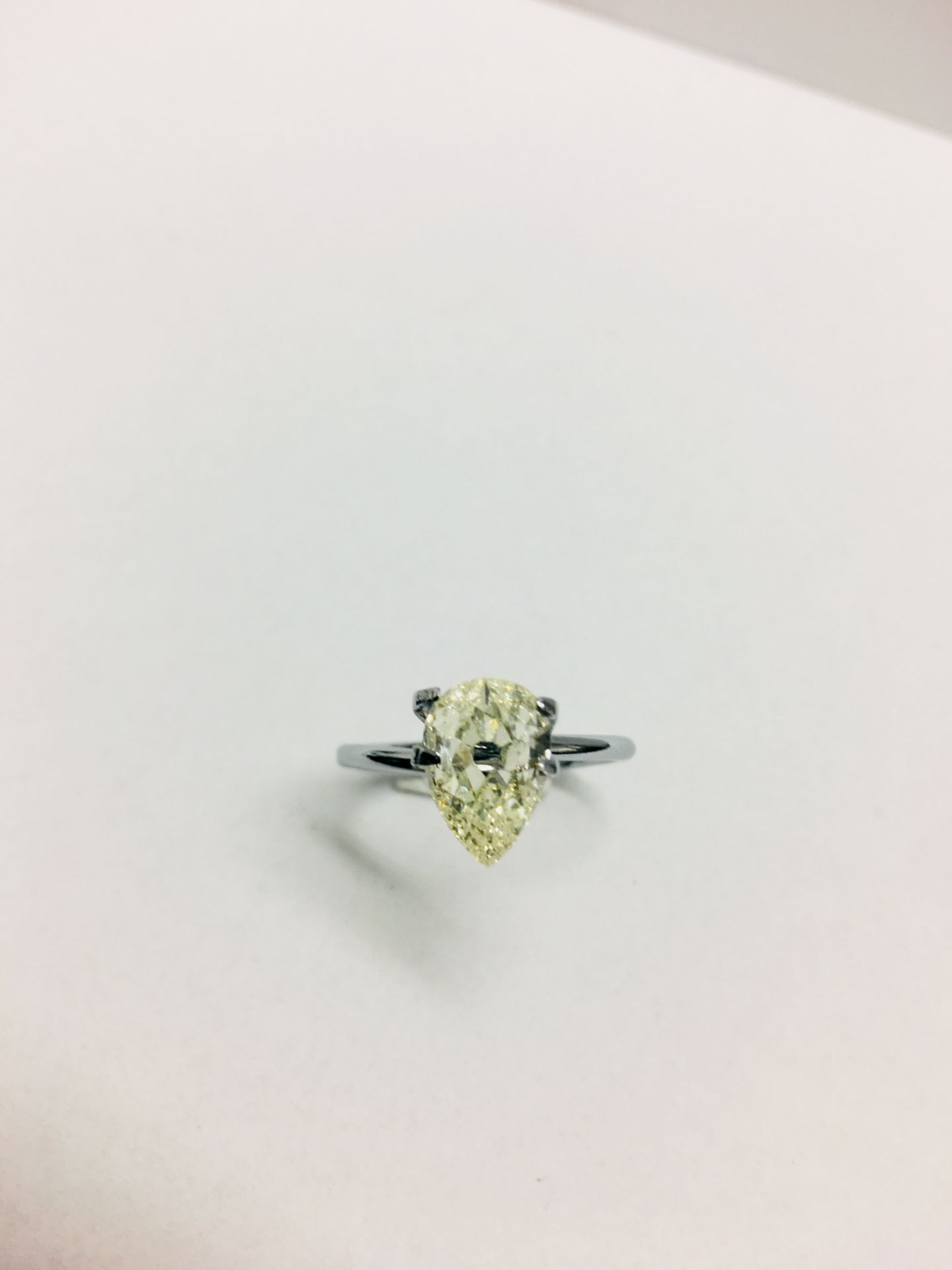 1.67ct Pearshape fancy yellow diamond,vs2 clarity ,appraisal - Bild 2 aus 2