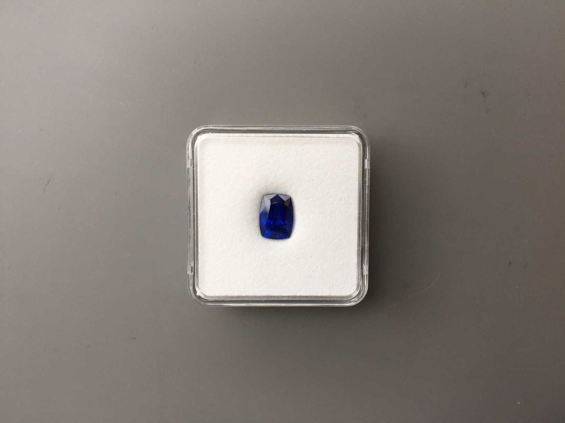 3.28ct Sapphire cushion shape certification DSEF023120,appraisal 19000