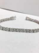 15.50ct diamond bracelet ,39x 0.40ct round brilliant cut diamonds,h colour si clarity ,18.9gms