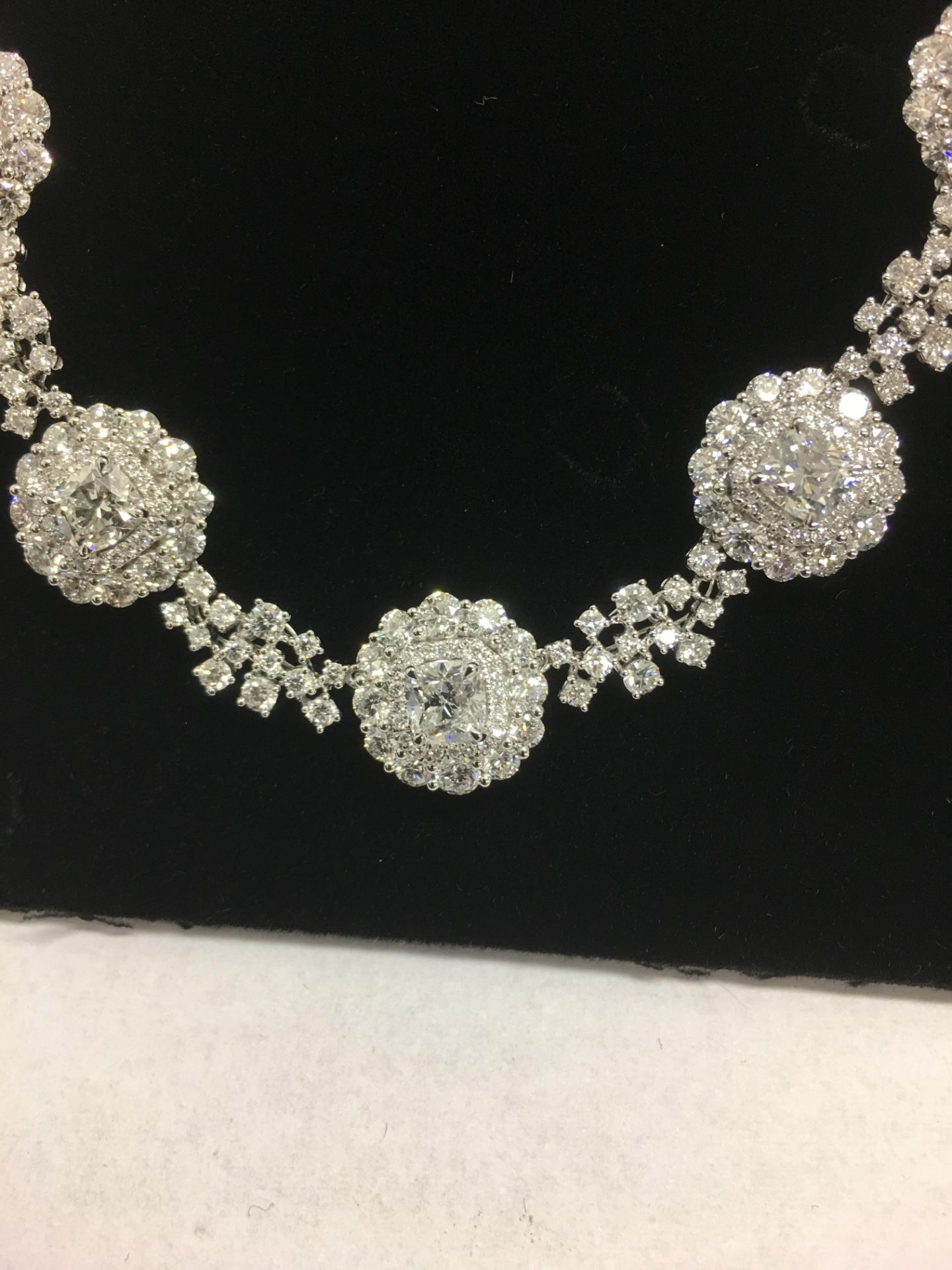 International diamond necklace ,7 cushion shape diamonds 1ct each total 7.33ct h colour si clarity, - Image 7 of 10