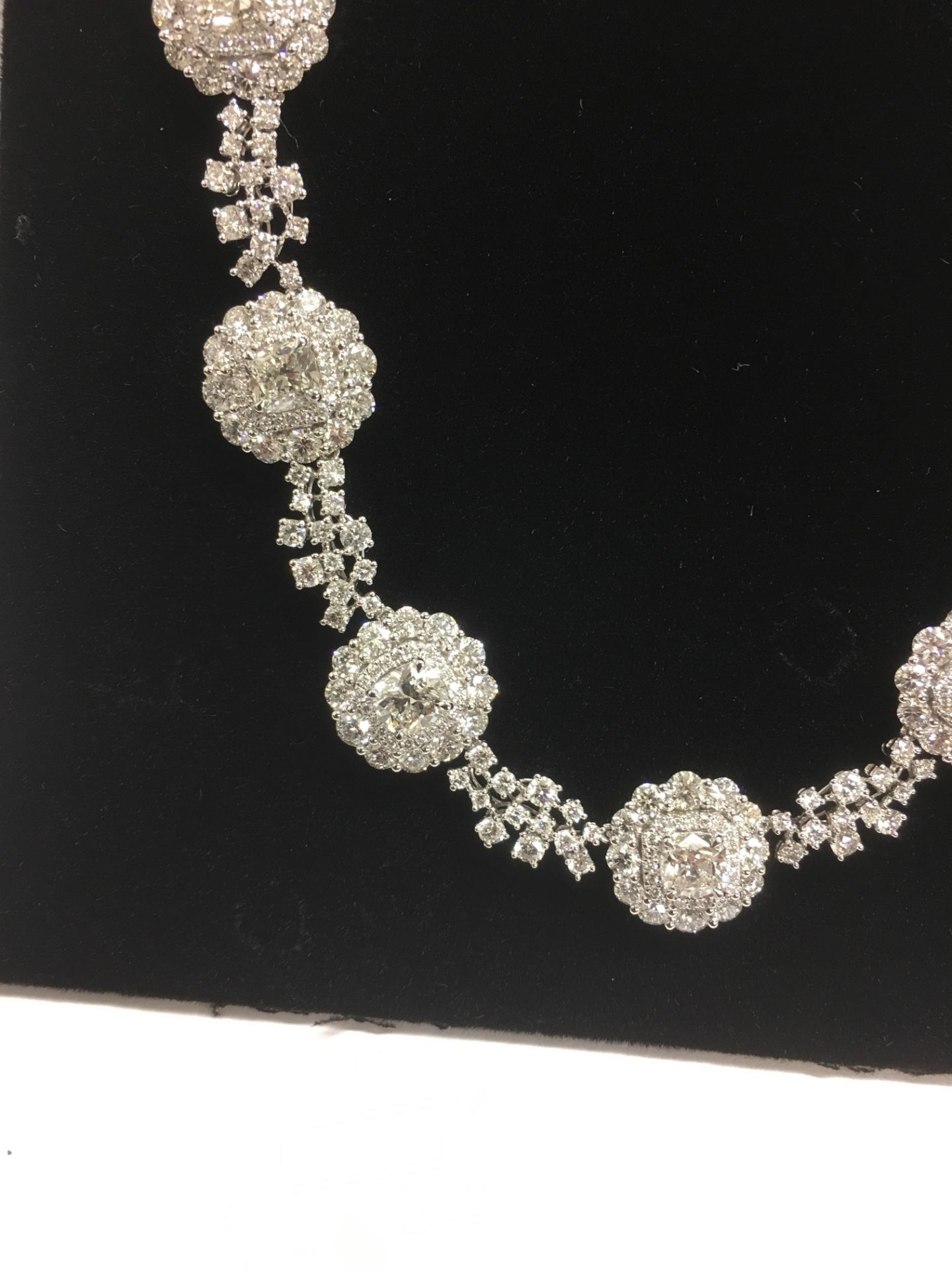 International diamond necklace ,7 cushion shape diamonds 1ct each total 7.33ct h colour si clarity, - Image 5 of 10