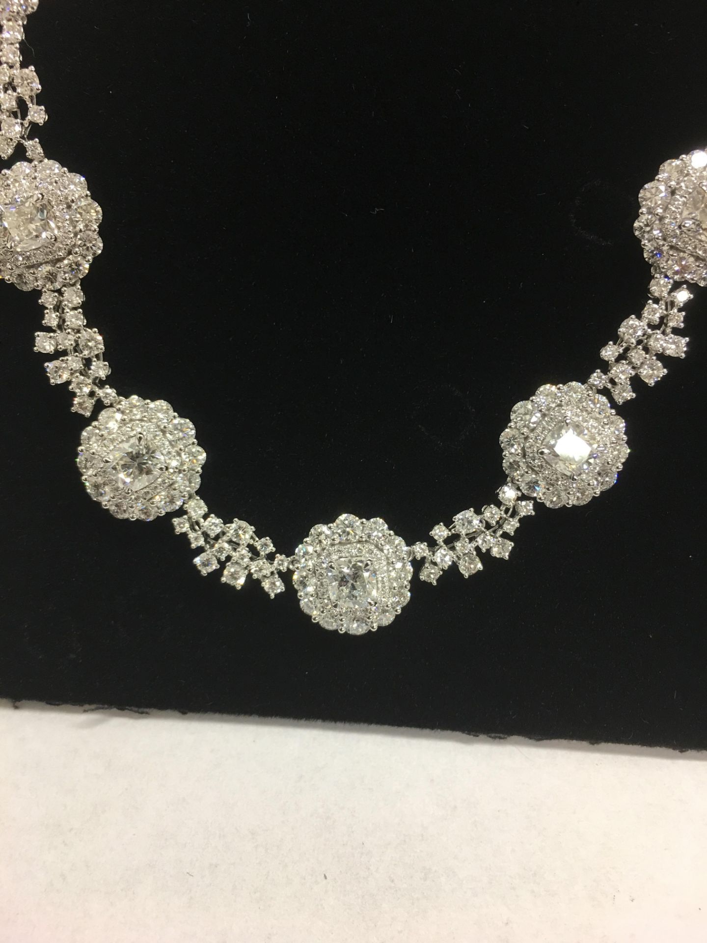 International diamond necklace ,7 cushion shape diamonds 1ct each total 7.33ct h colour si clarity, - Image 4 of 10
