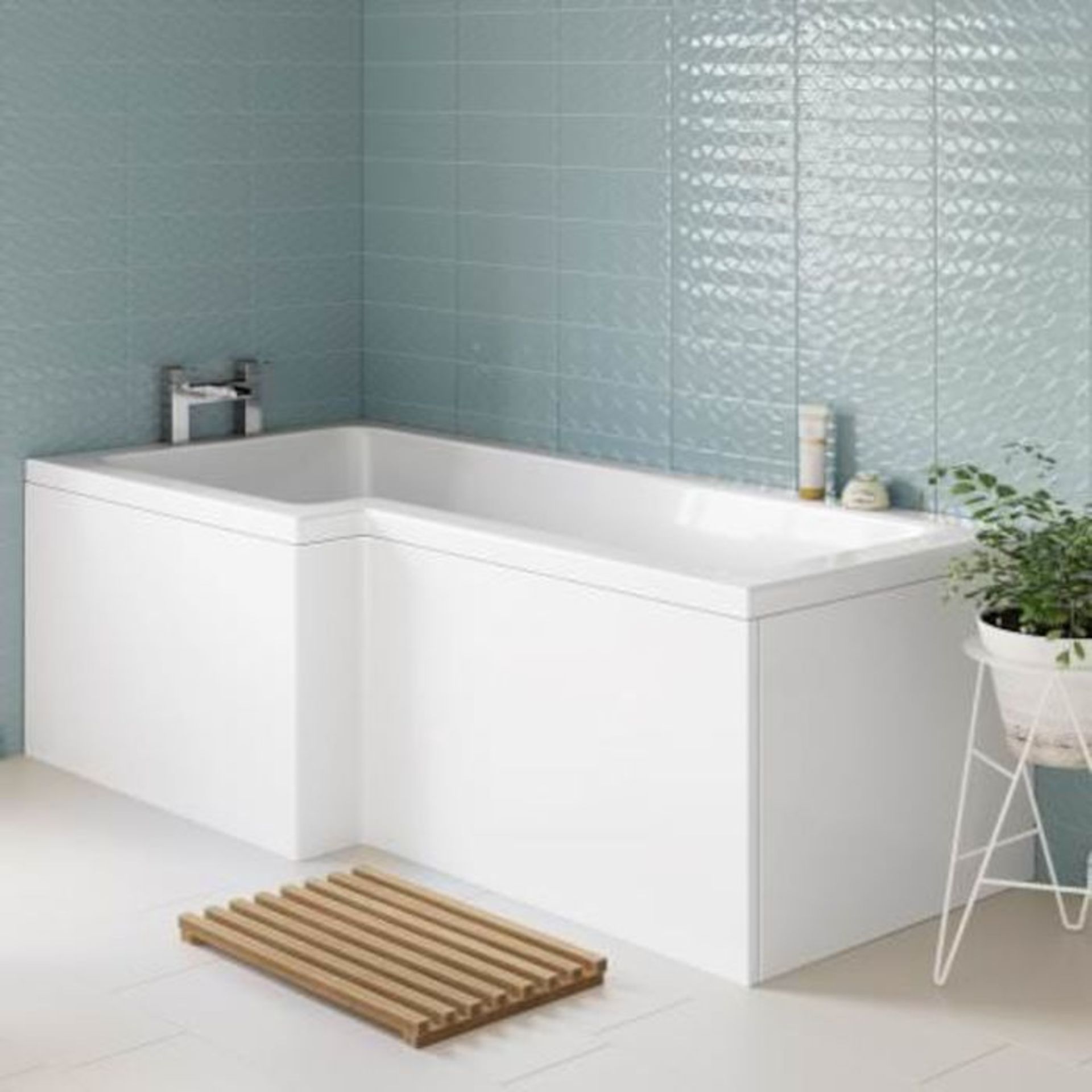 (G69) 1700x850mm Left Hand L-Shaped Bath. RRP £349.99. Constructed from high quality acrylic Length: - Image 2 of 3