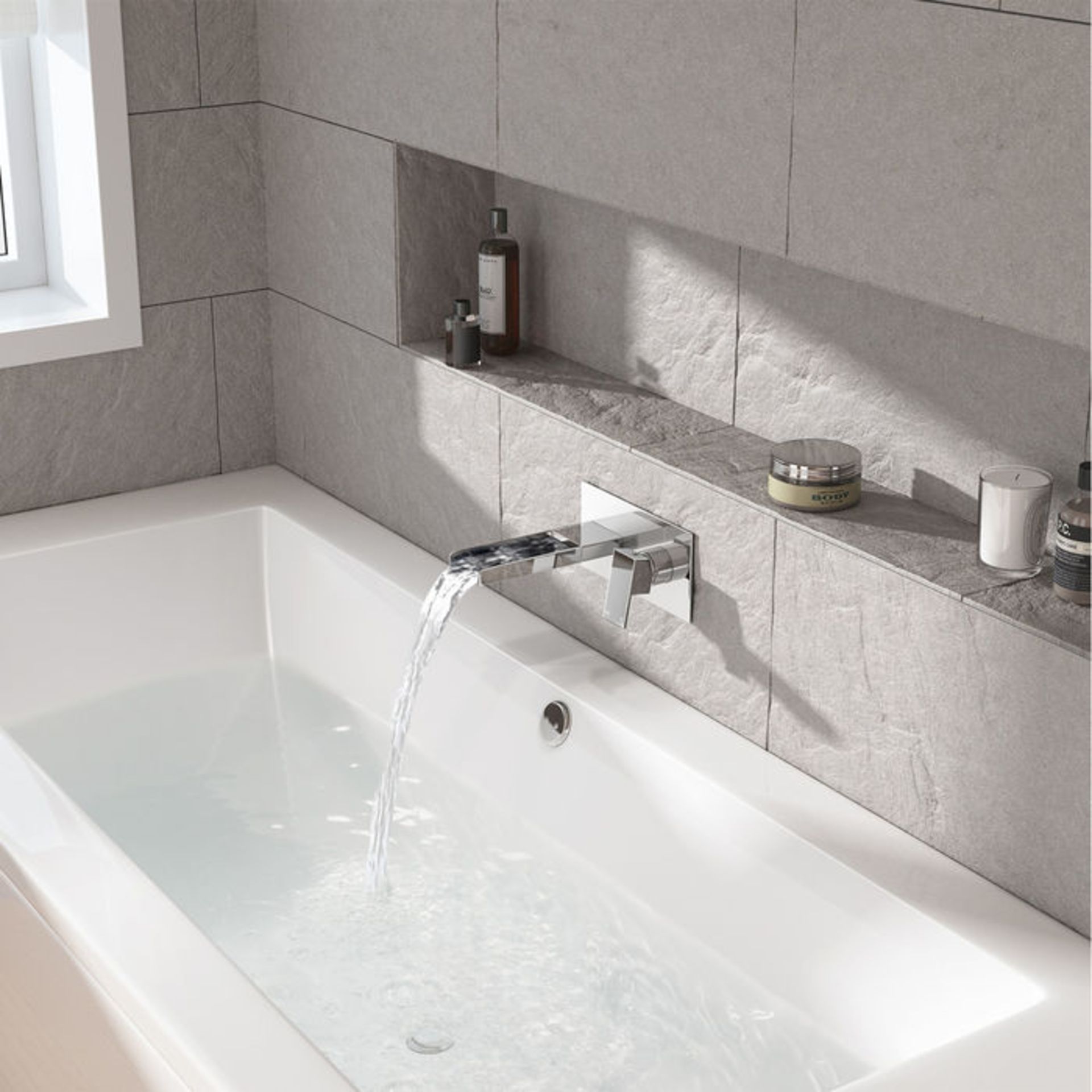 (G35) Niagra II Wall Mounted Bath Filler. Crafted from chrome plated, solid brass Mixer cartridge - Image 2 of 3