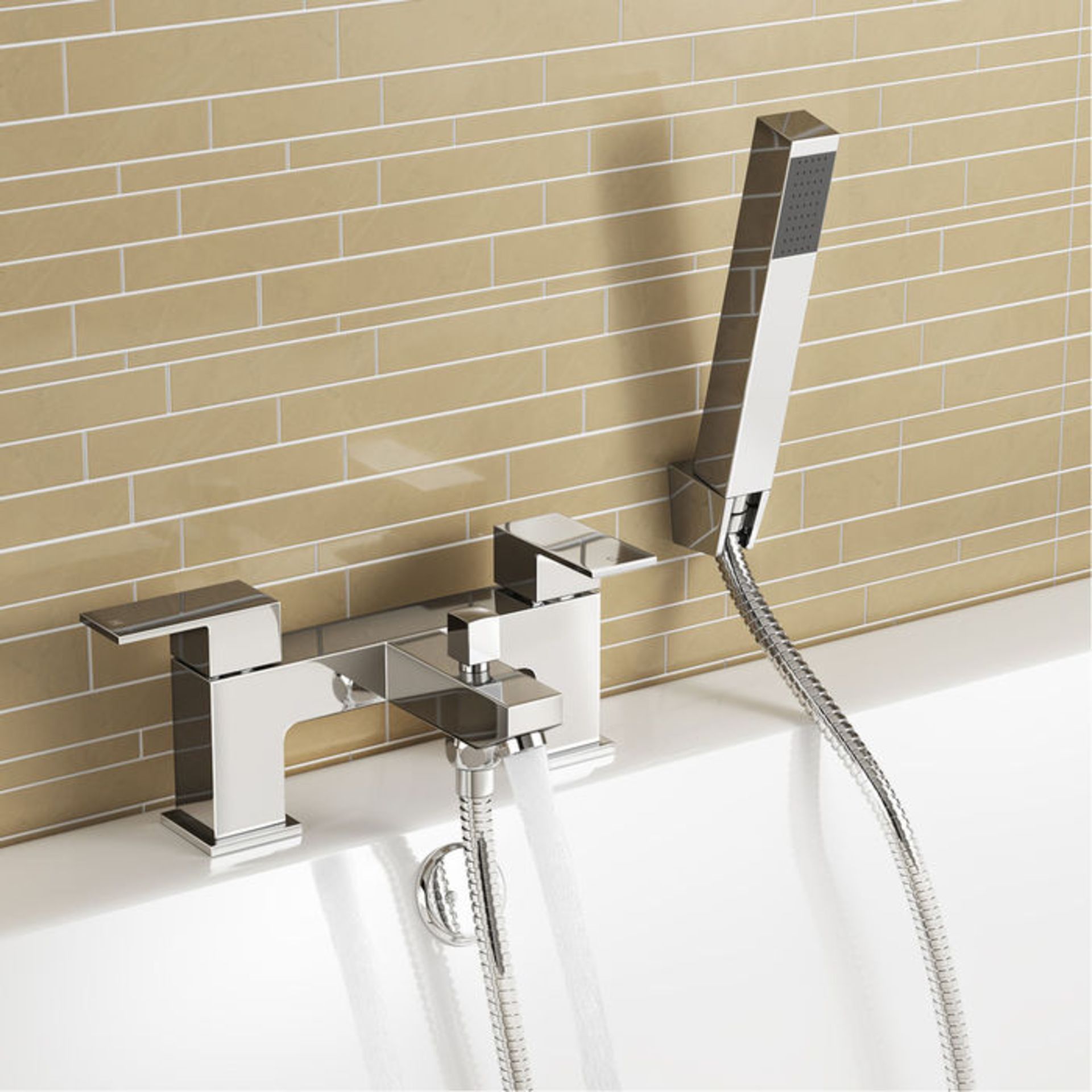 (G33) Harper Bath Mixer Taps with Hand Held Shower Head RRP £119.99 Anti-corrosive chrome plated - Image 2 of 3