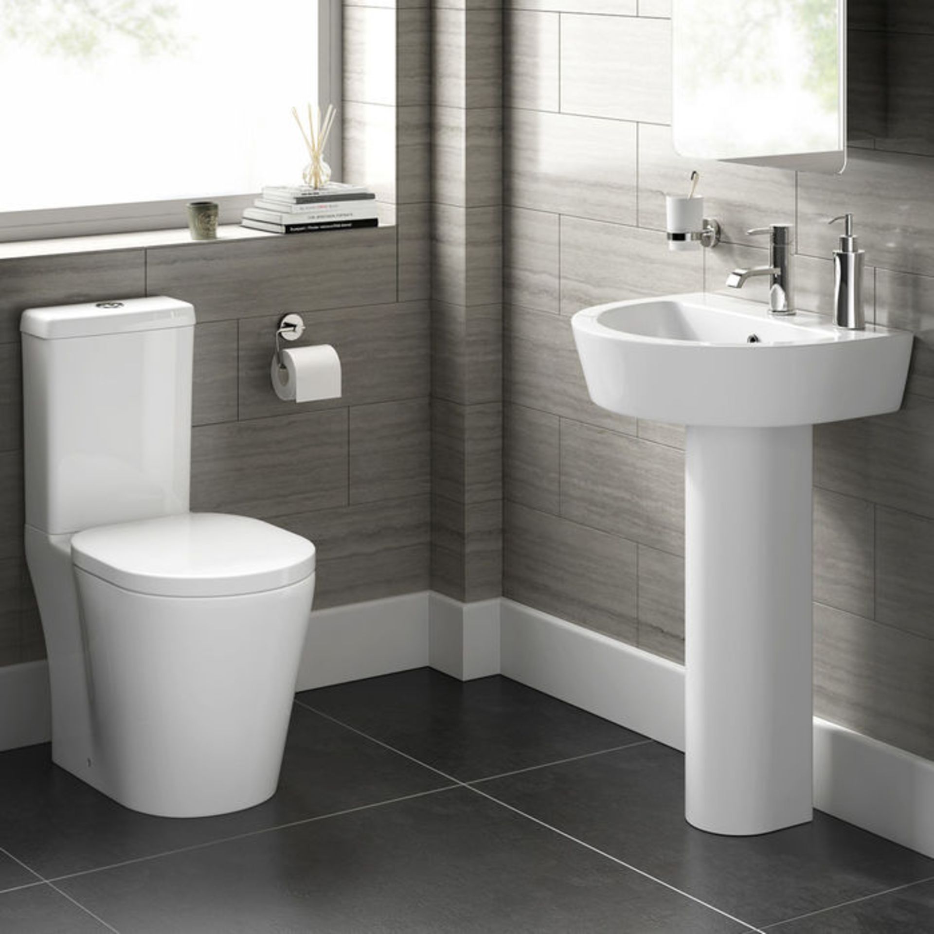 (G14) Albi Close Coupled Toilet & Cistern inc Soft Close Seat RRP £349.99 This innovative toilet - Image 2 of 4