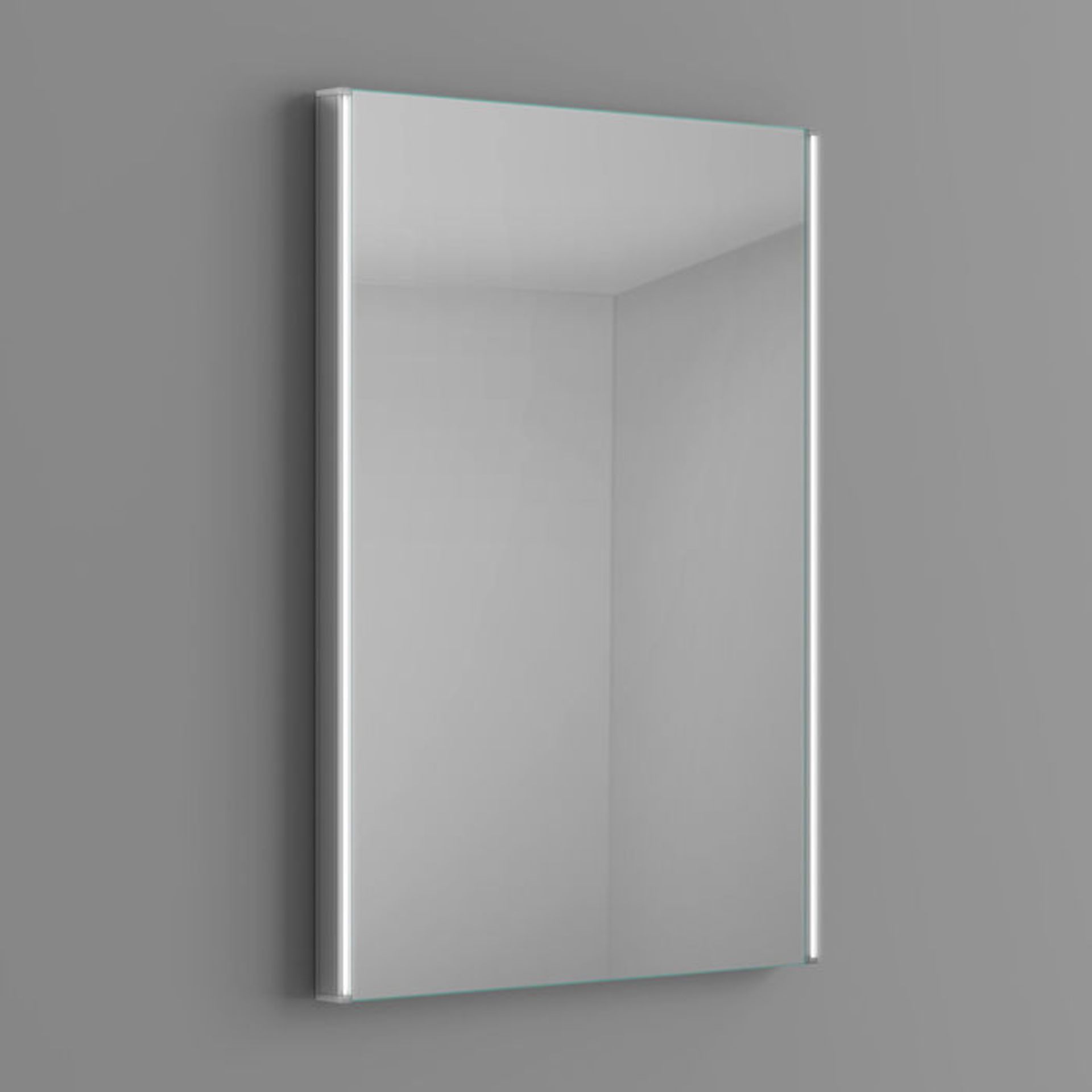 (H209)500x700mm Lunar LED Mirror - Battery Operated. Energy saving controlled On / Off switch - Image 5 of 5