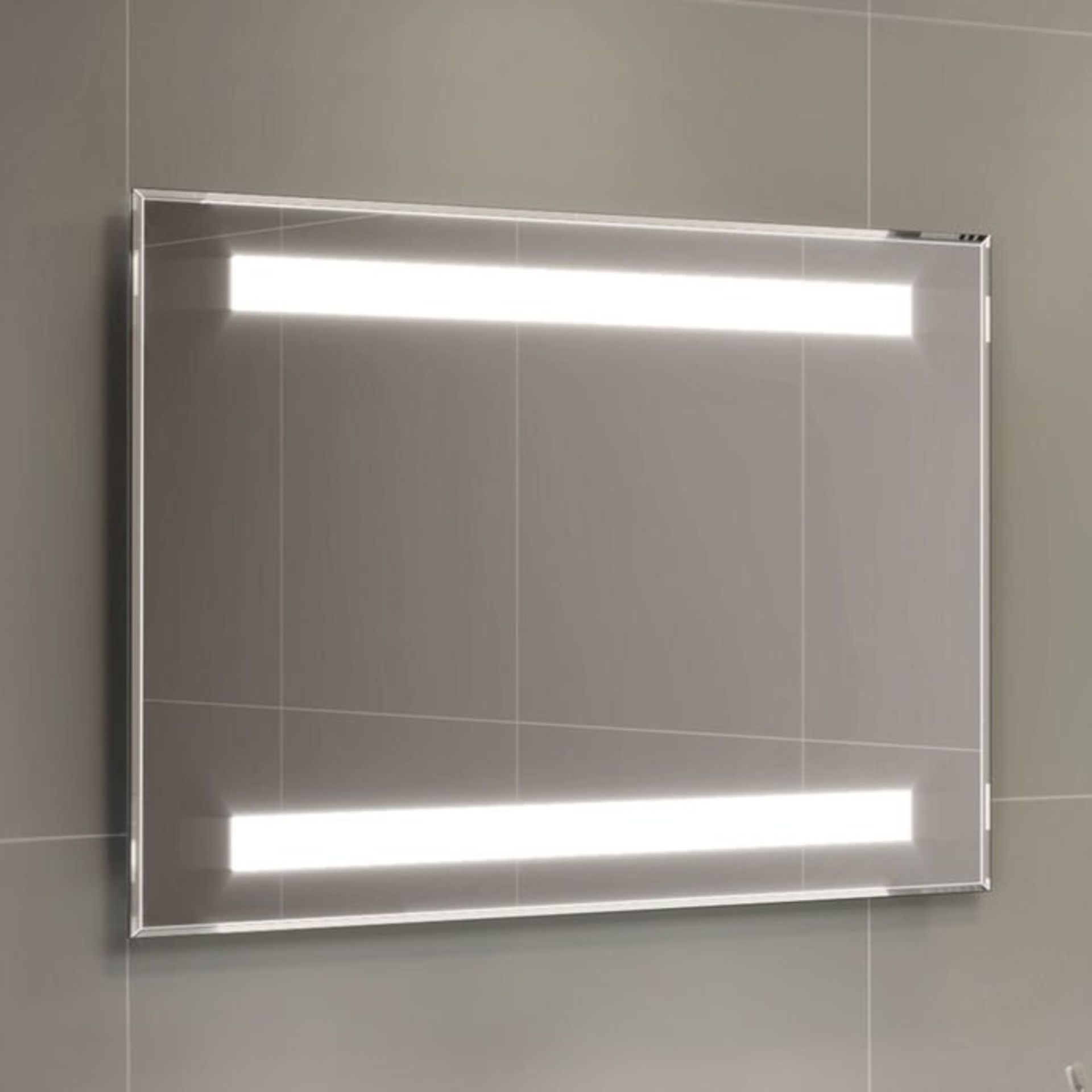 (V29) 500x700mm Omega LED Mirror - Battery Operated. Energy saving controlled On / Off switch - Image 3 of 3