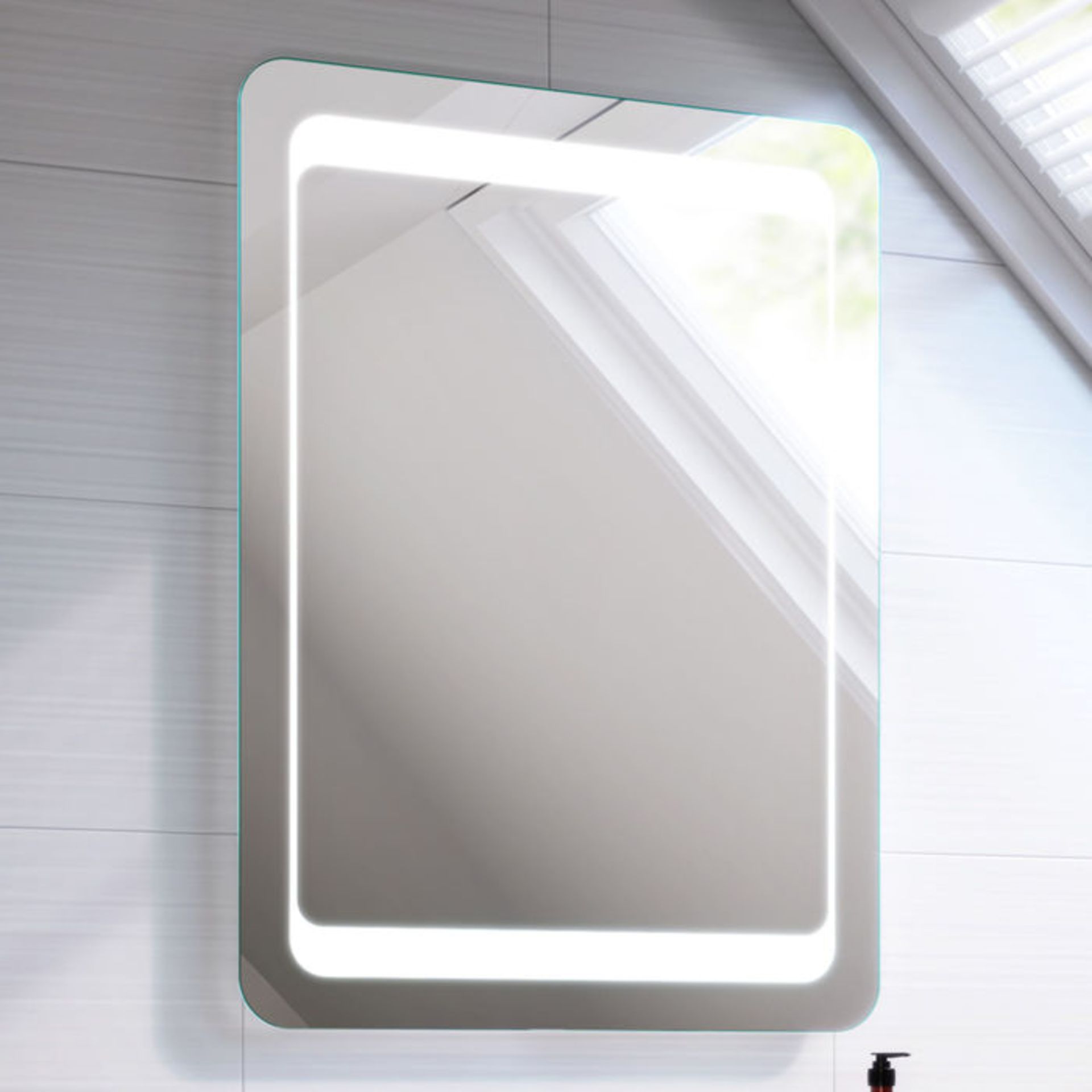 (H212) 900x650mm Quasar Illuminated LED Mirror. RRP £399.99. Energy efficient LED lighting with IP44 - Image 5 of 7