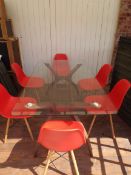 No Reserve: 6 seater tempered glass table comes with 6 chairs