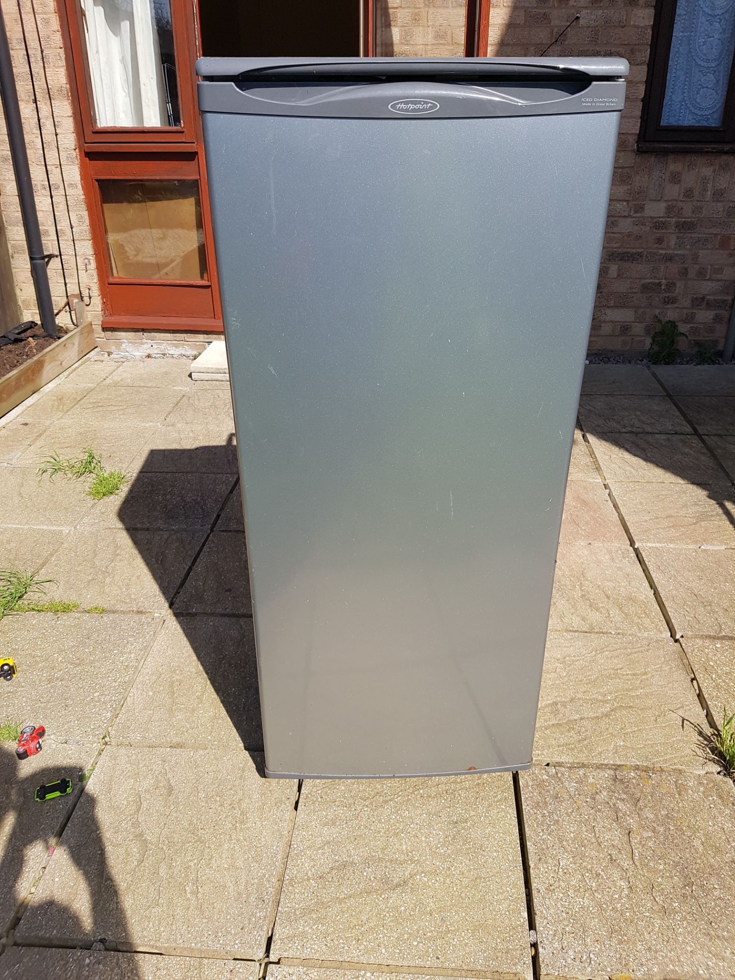 No Reserve: Tall, Freestanding Hotpoint Fridge in Silver