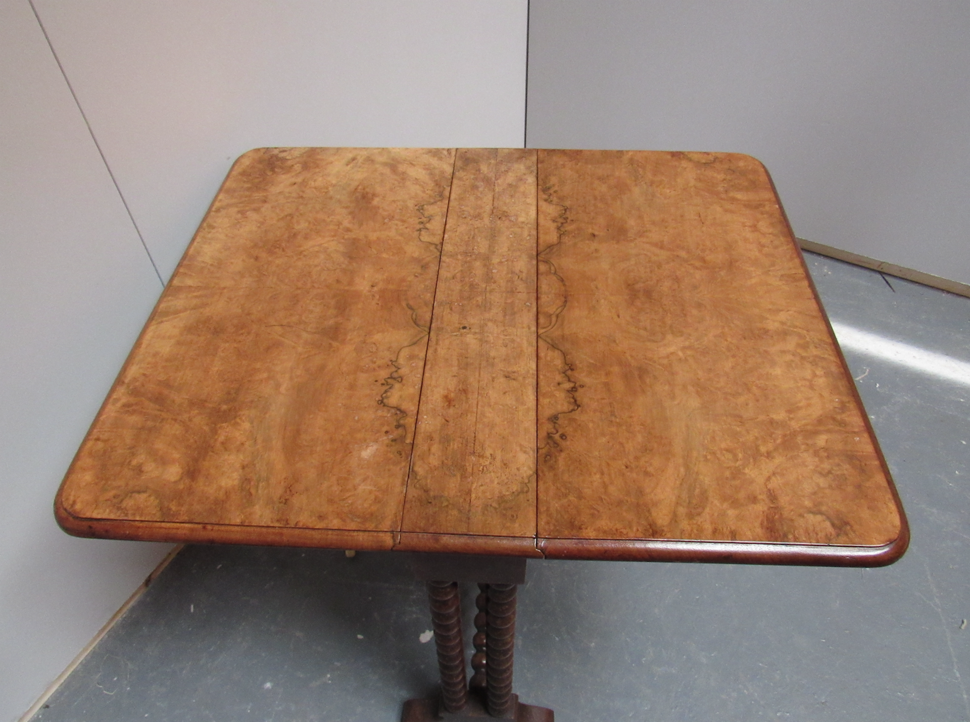 Small Burr Walnut Sutherland Table With Bobbin Legs - Image 2 of 4