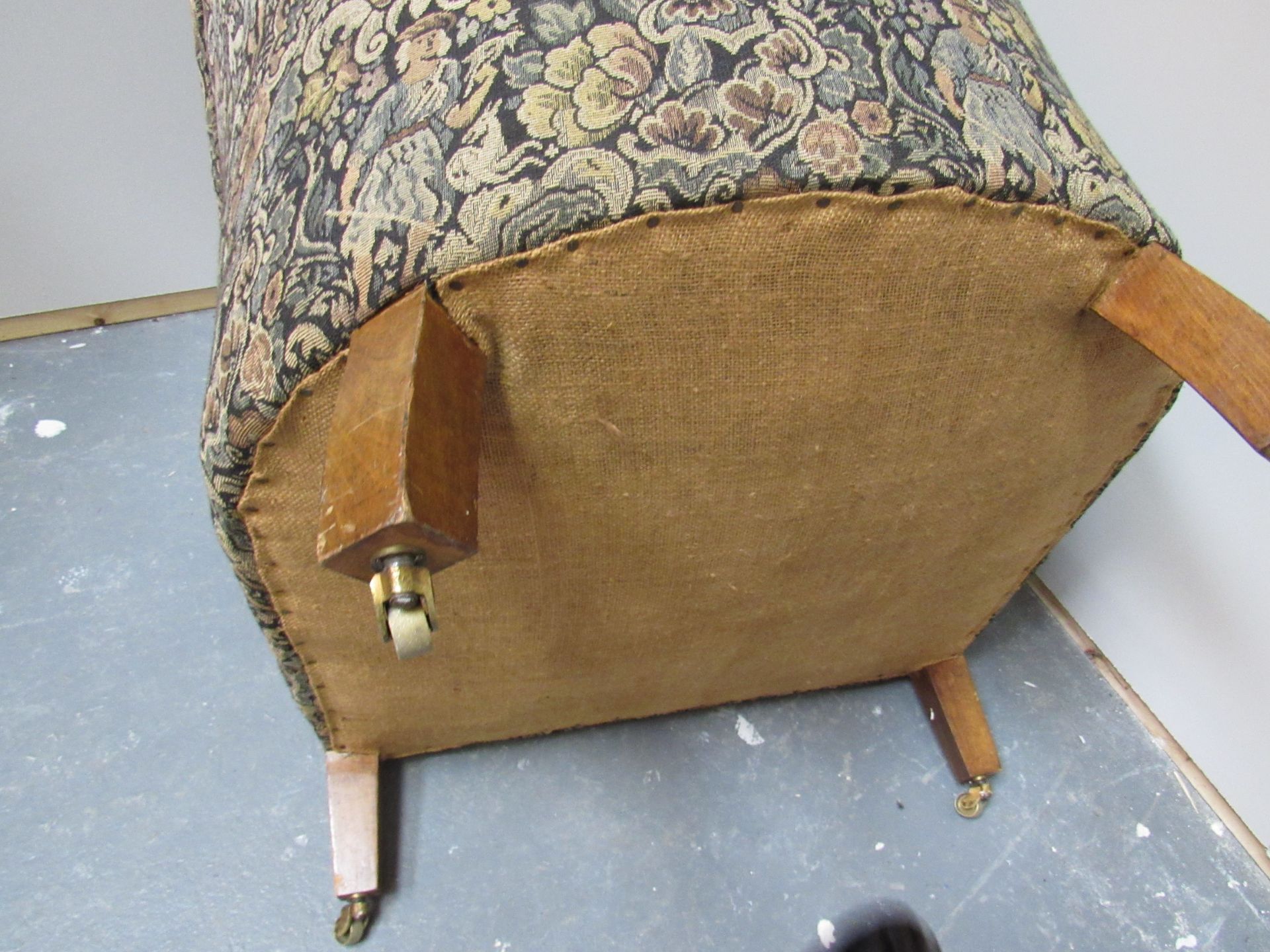 Small tub chair raised on square tapering legs covered in a funky covering - Bild 3 aus 3