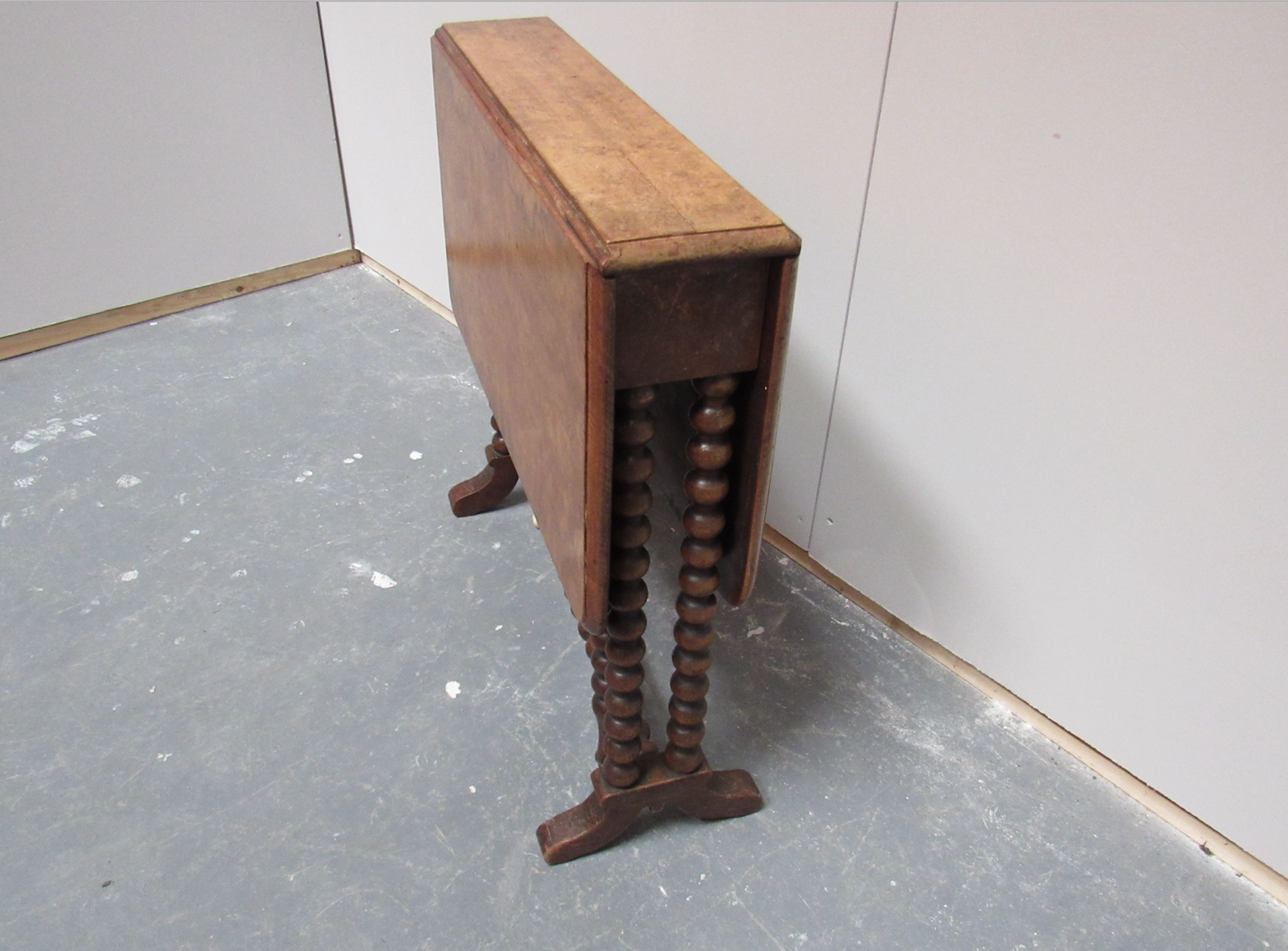 Small Burr Walnut Sutherland Table With Bobbin Legs - Image 4 of 4