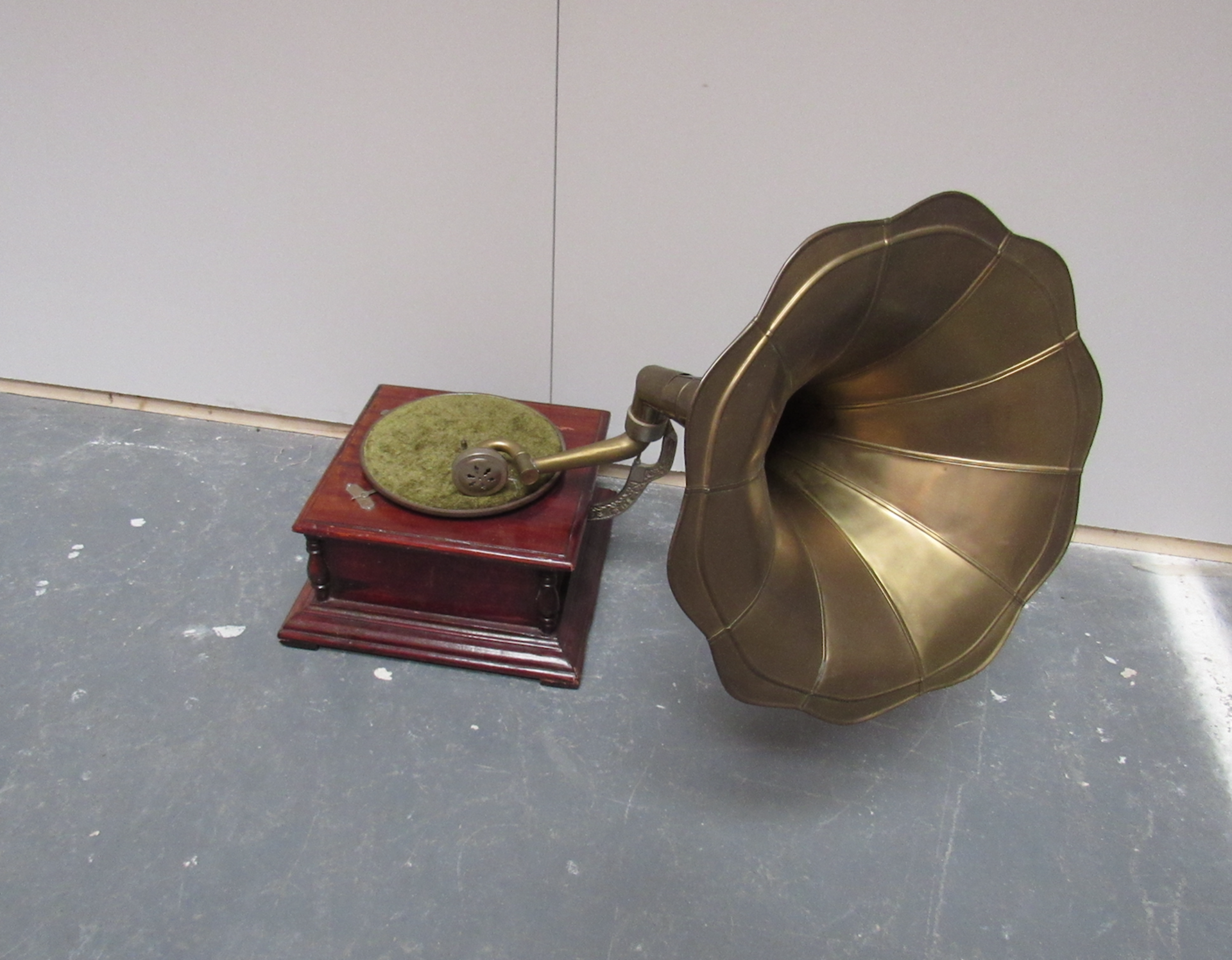 Table Top Gramophone, His Masters Voice - Image 2 of 4