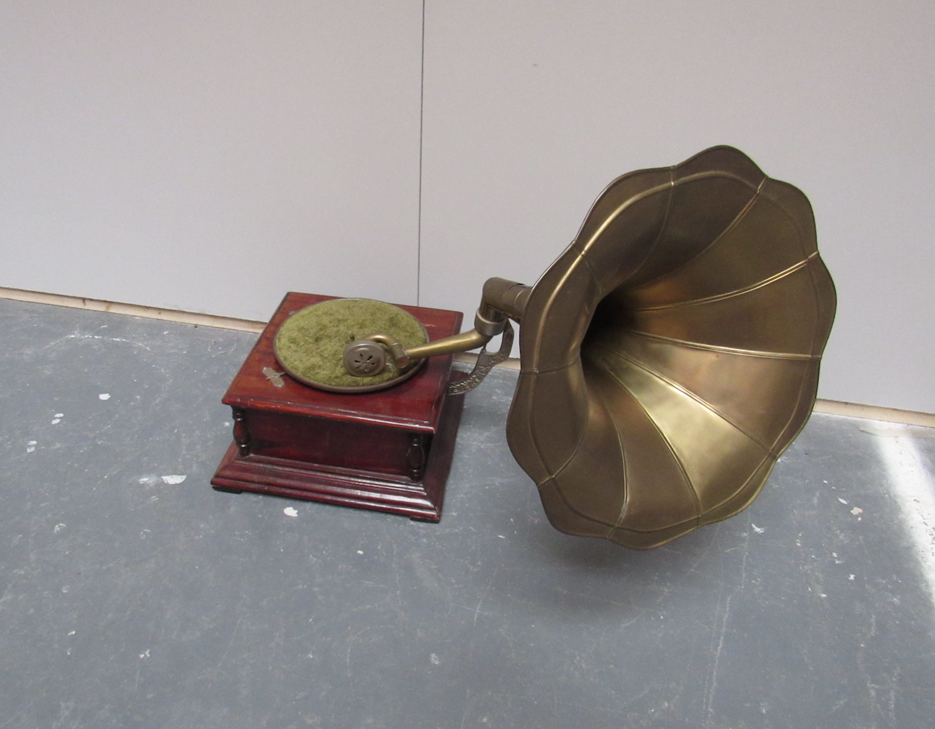 Table Top Gramophone, His Masters Voice - Bild 2 aus 4