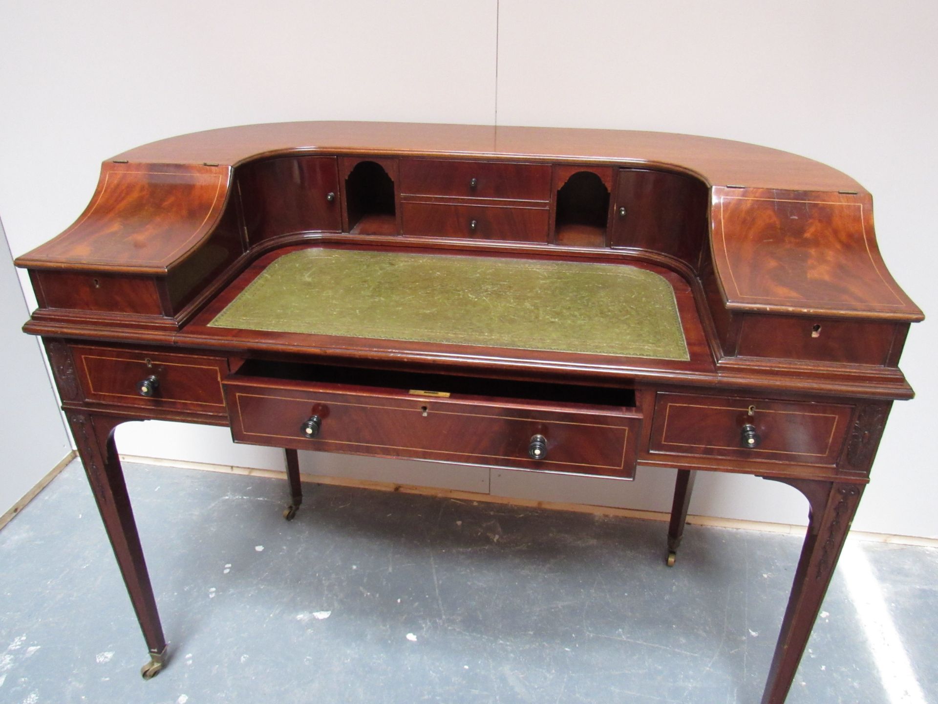 Edwardian Mahogany Carlton House Desk With Inlaid Decoration