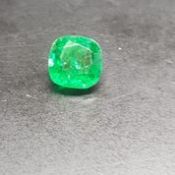 6.10 Ct loose gem stone emerald EGL certificate. The price includes certificate, taxes and