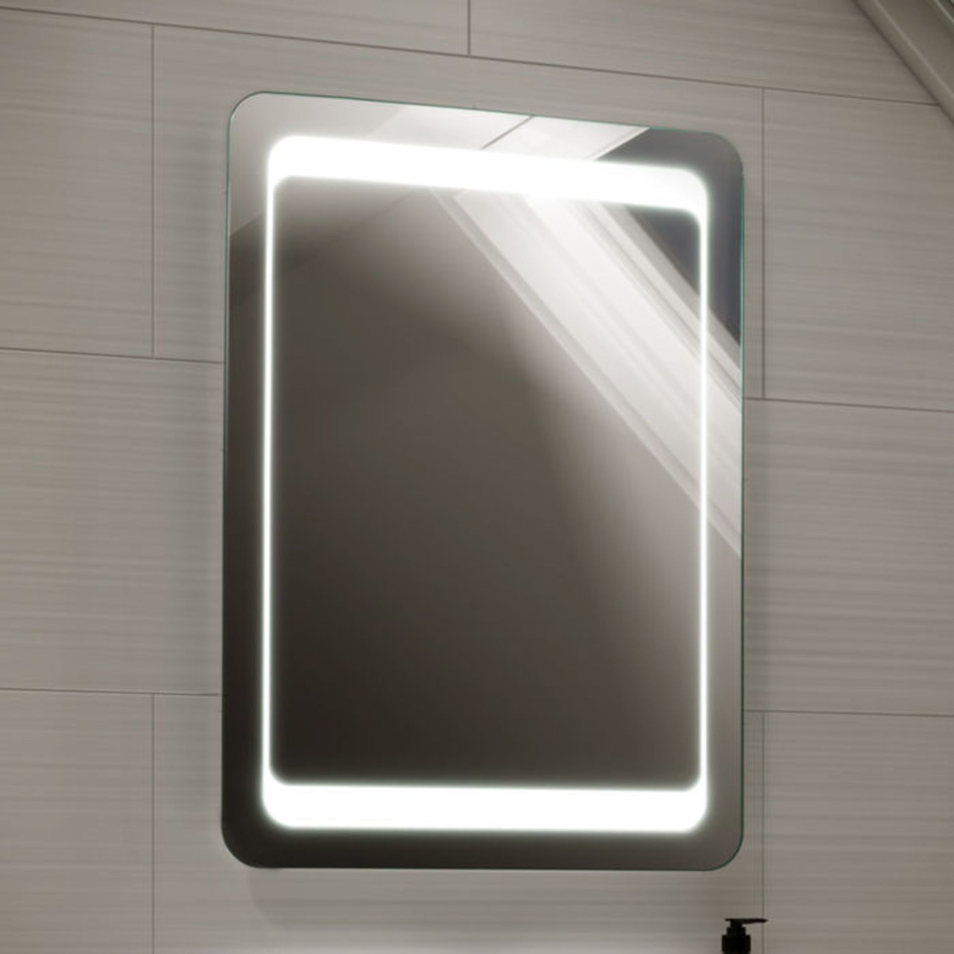 (M157) 700x500mm Quasar Illuminated LED Mirror. RRP £349.99. Energy efficient LED lighting with IP44 - Image 2 of 8
