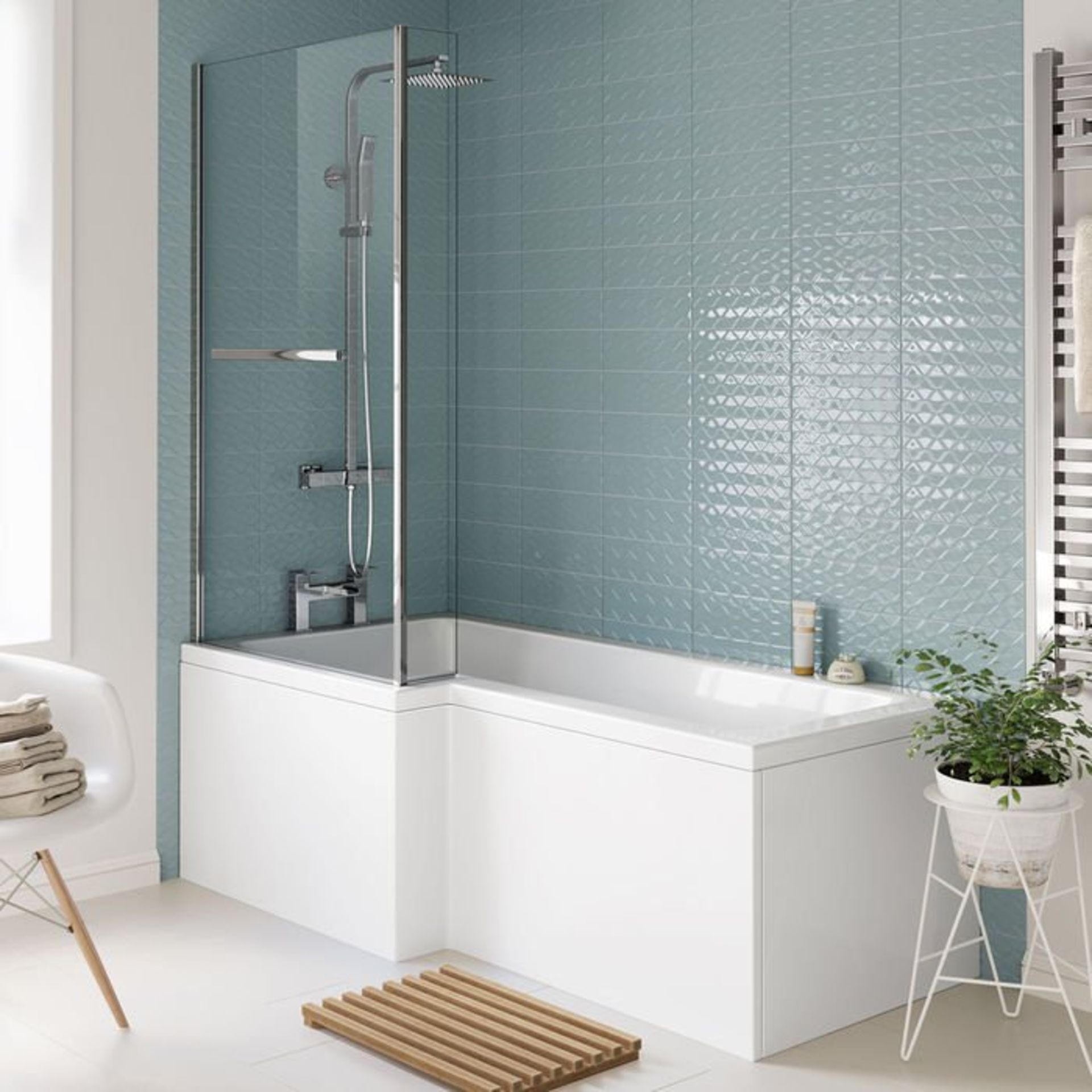 (M26) 805mm - 6mm - EasyClean L Shape Bath Screen & Towel Rail. RRP £224.99. 6mm Tempered Saftey - Image 2 of 2