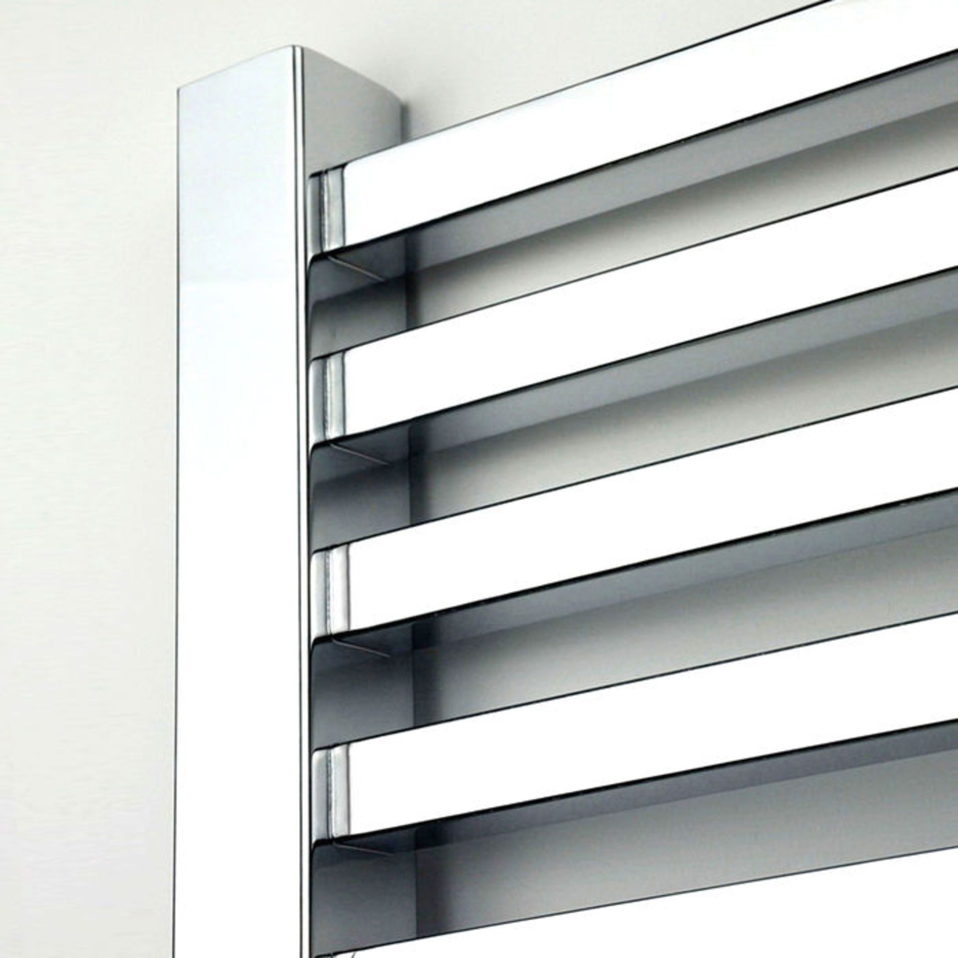 (S120) 800x450mm Chrome Square Rail Ladder Towel Radiator RRP £158.99 We love this because the - Image 5 of 5