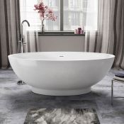 (M67) 1800mmx820mm Alexandra Freestanding Bath. RRP £1374.99. Visually simplistic to suit any