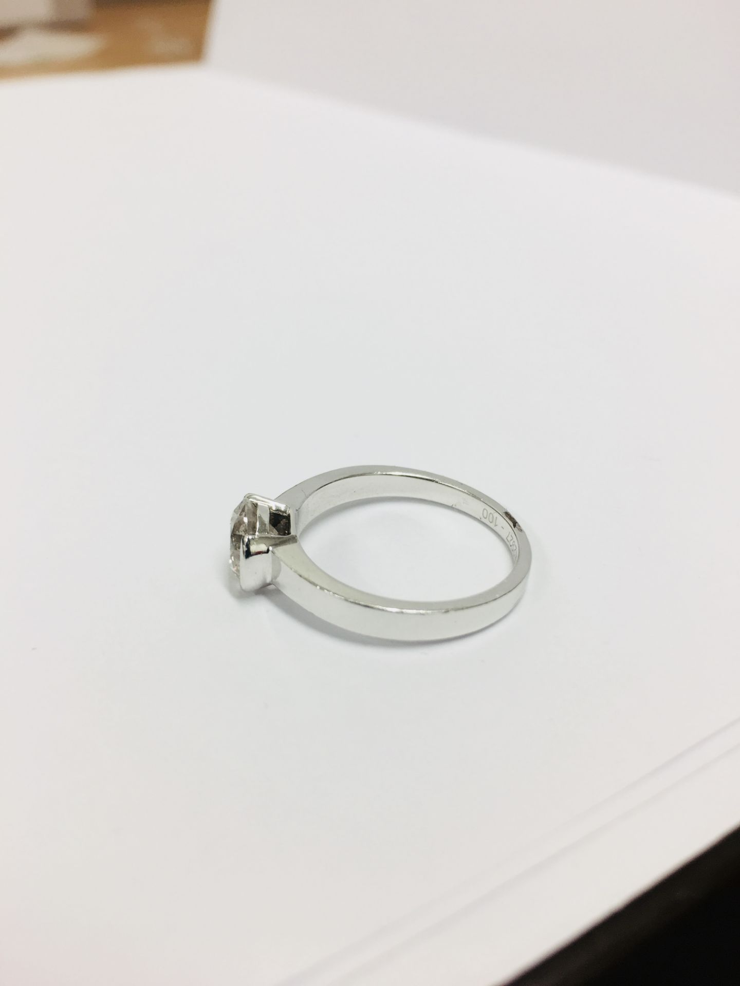 1.00ct Platinum diamond solitaire ring ,platinum 5gms 1/2 rubover mount,1ct natural i1 j Colour - Image 3 of 4