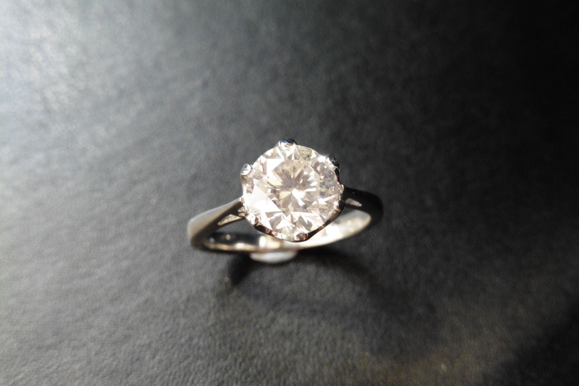 2.20ct brilliant cut diamond,vs2 clarity k colour,8 claw platinum setting,4gms platinum 950,uk - Image 2 of 3