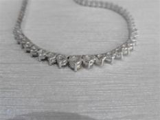 11.75ct Diamond tennis style necklace. 3 claw setting. Graduated diamonds, H colour, Si2 clarity