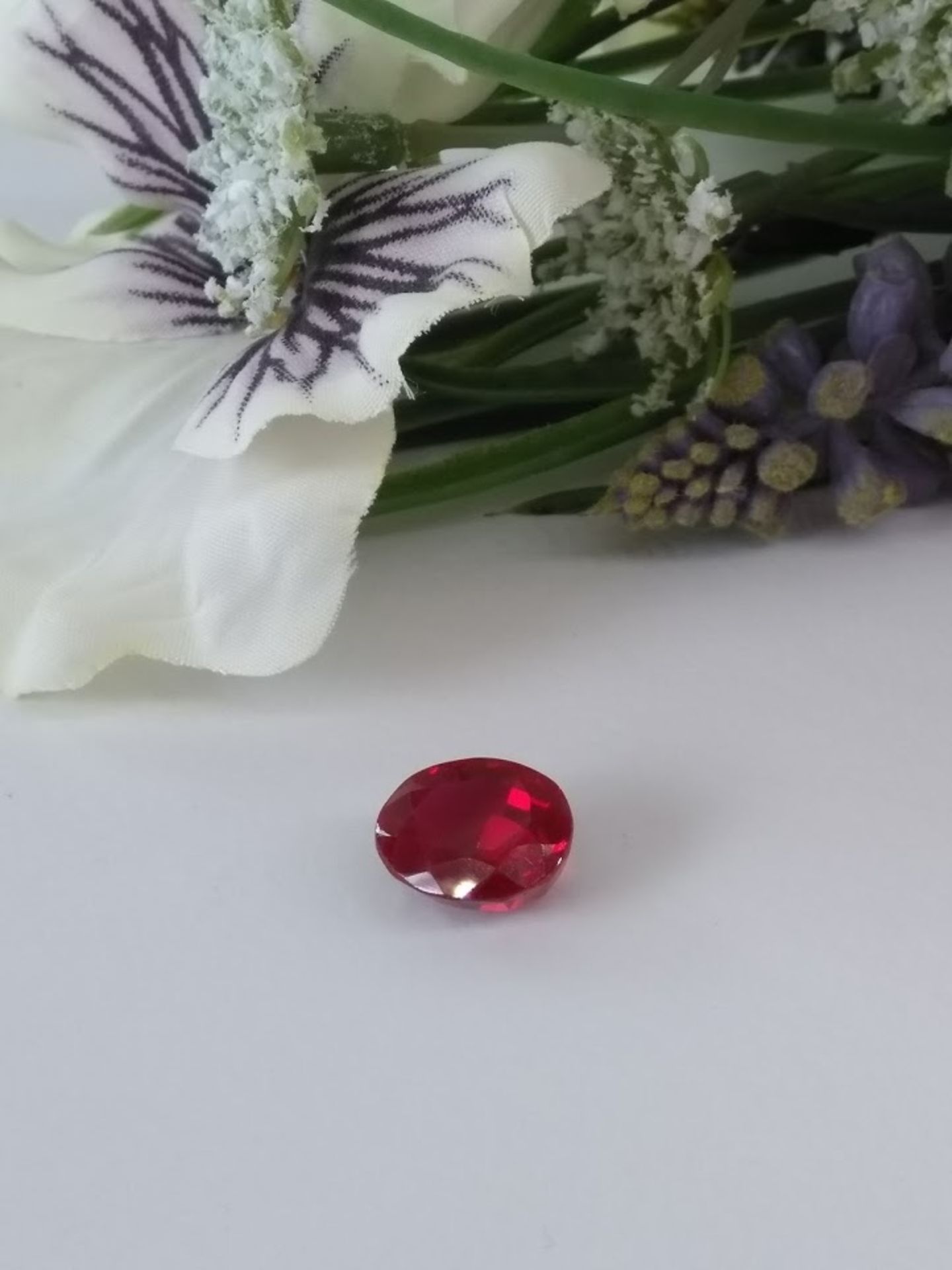 A Truly Stunning AGI Certified 6.95 Cts Ruby Investment Gemstone. - VS Clarity - Stunning Red Colour - Image 2 of 3