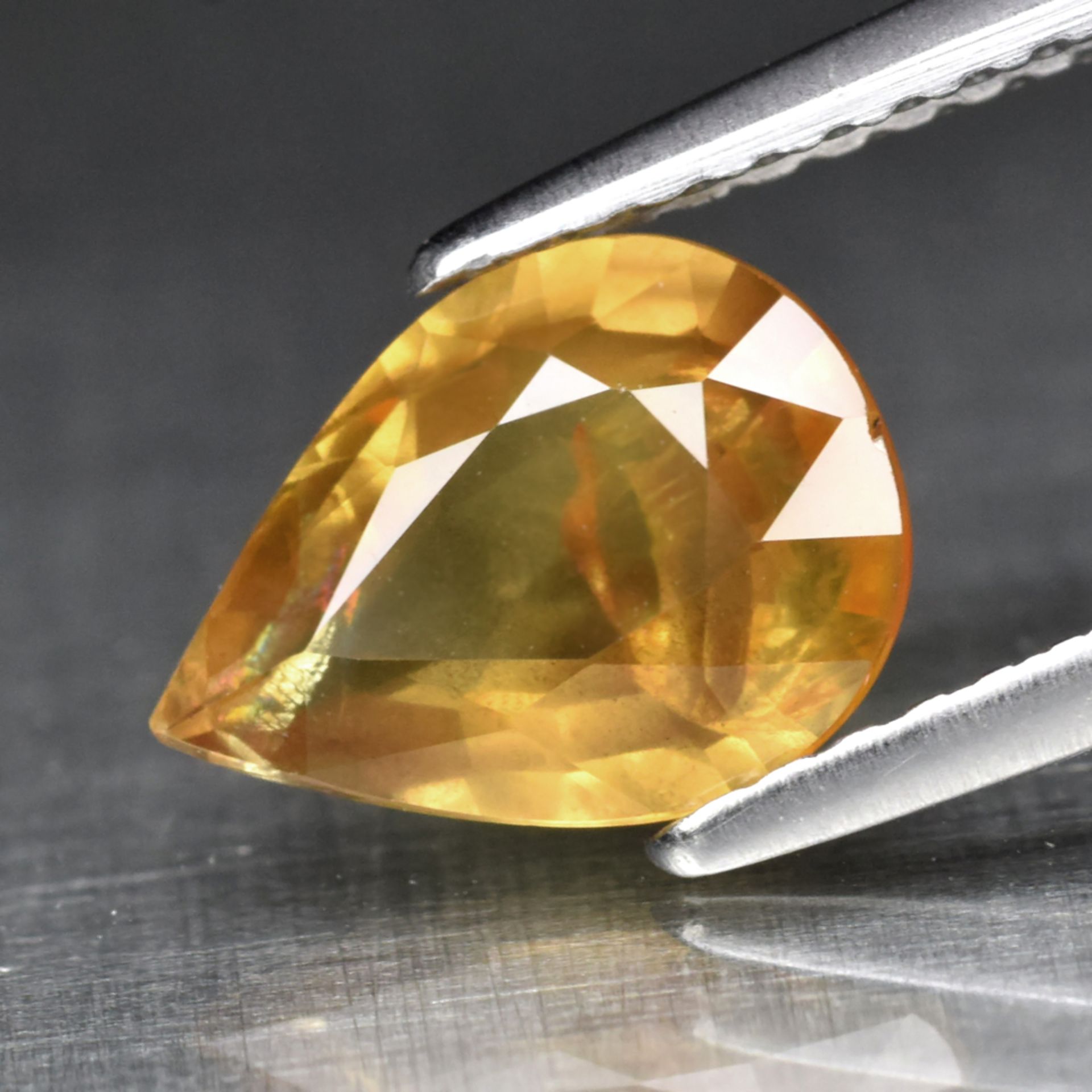 A Beautiful 1.63 Cts Natural Golden Yellow Sapphire - Natural Unheated Untreated - Transparent. - Bild 2 aus 3