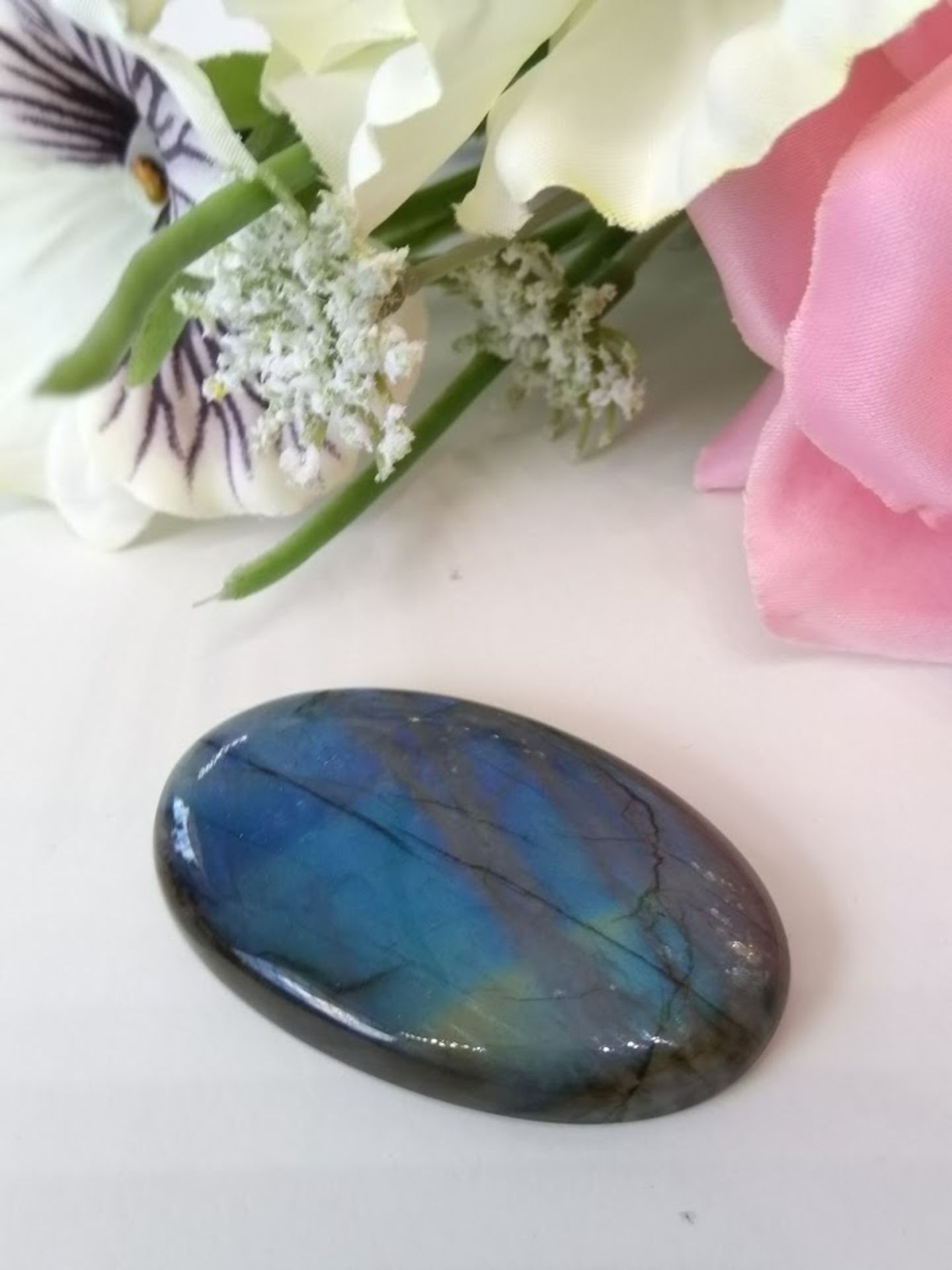 A stunning natural 84.00 Cts - No Treatments - large - Rare Blue Fire Labradorite,