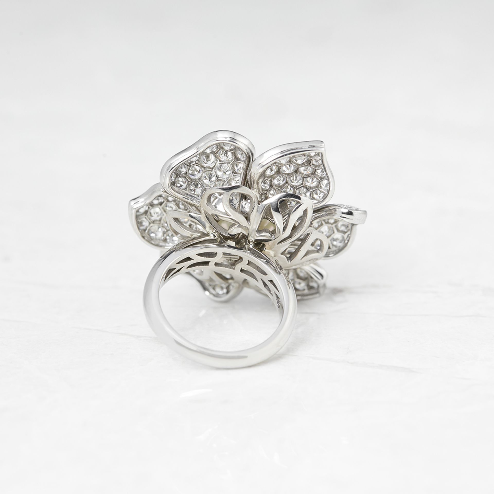 Picchiotti 18k White Gold South Sea Pearl & 3.60ct Diamond Flower Design Cocktail Ring - Image 6 of 6
