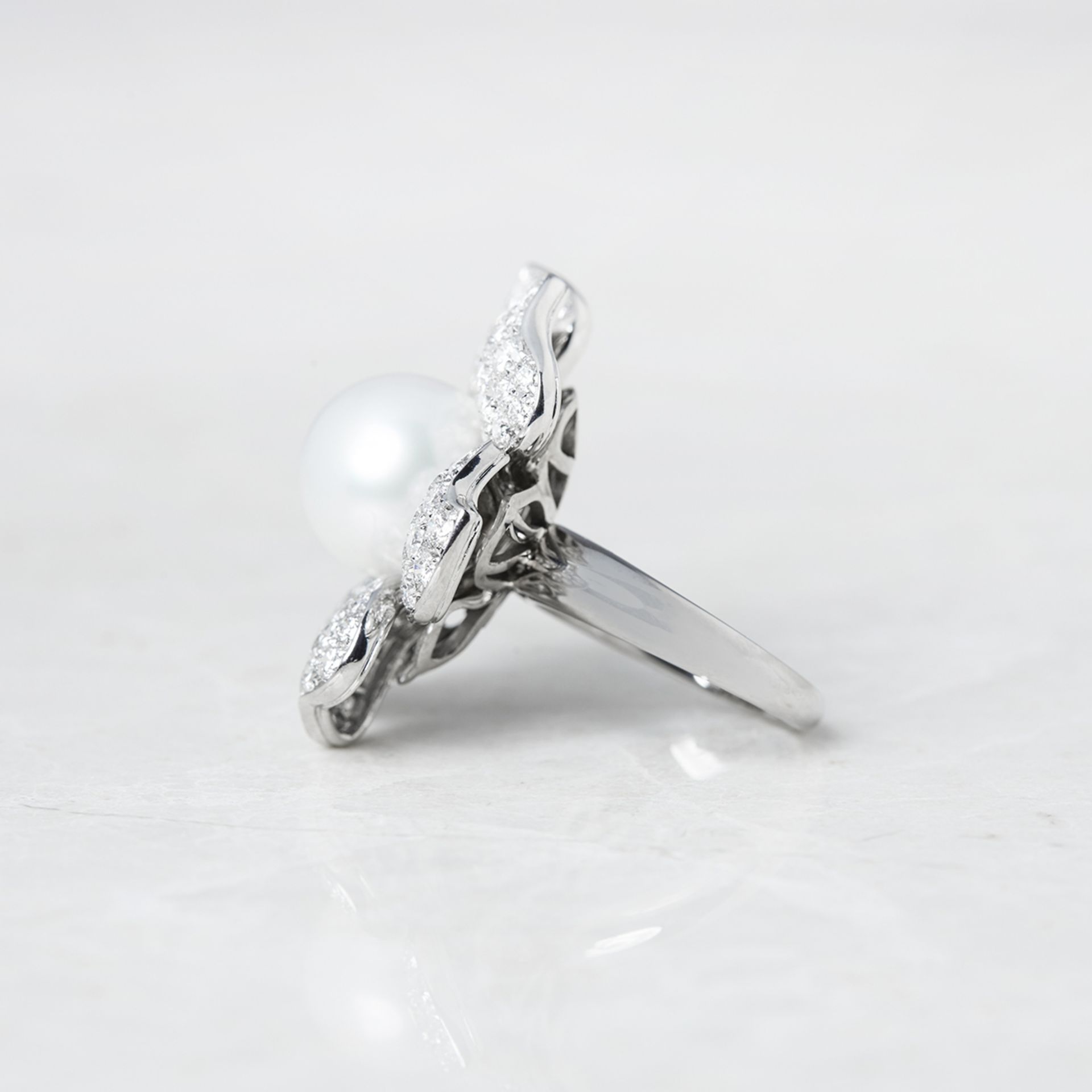 Picchiotti 18k White Gold South Sea Pearl & 3.60ct Diamond Flower Design Cocktail Ring - Image 4 of 6