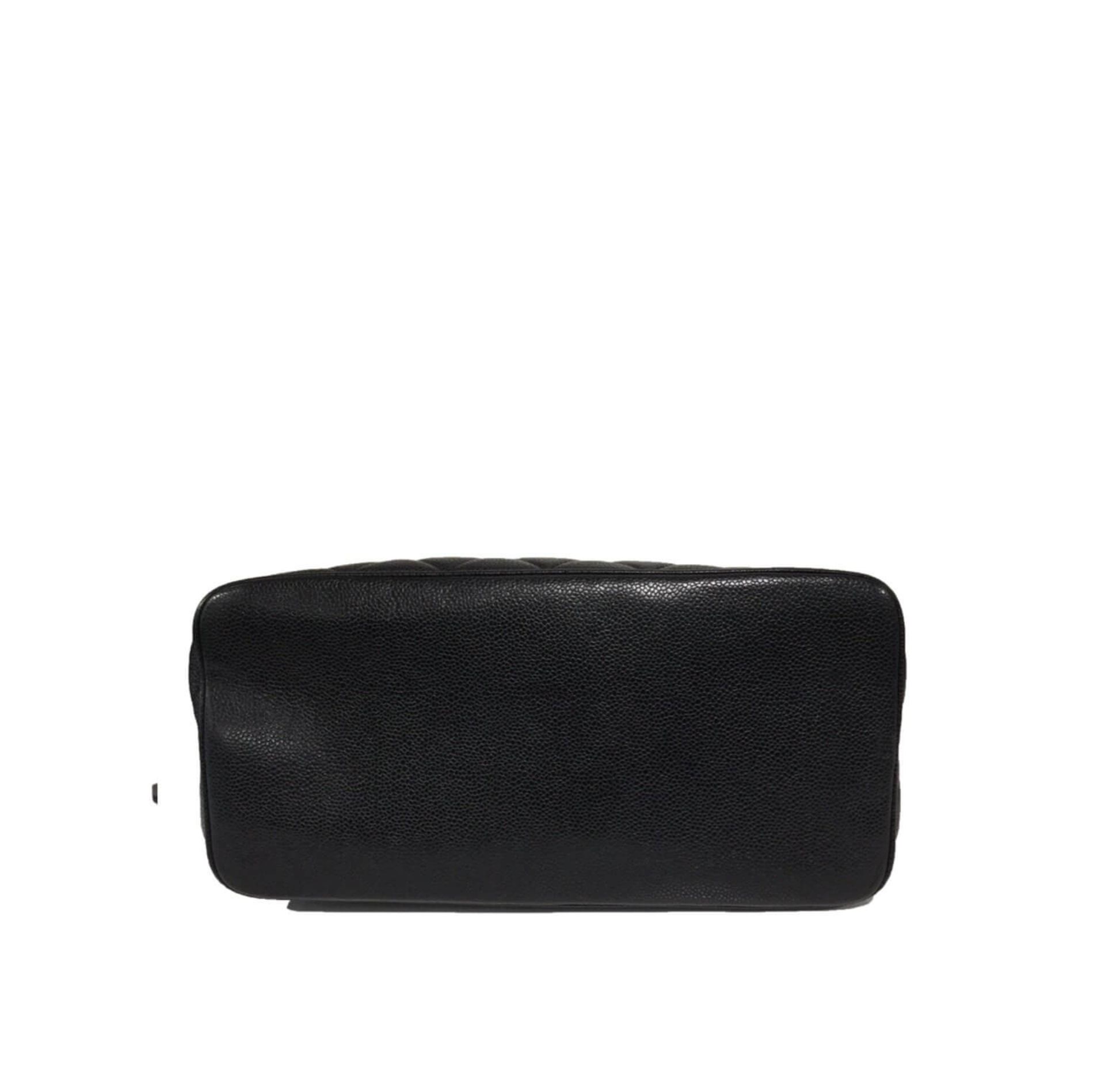 Chanel Shoulder Bag - Image 4 of 5