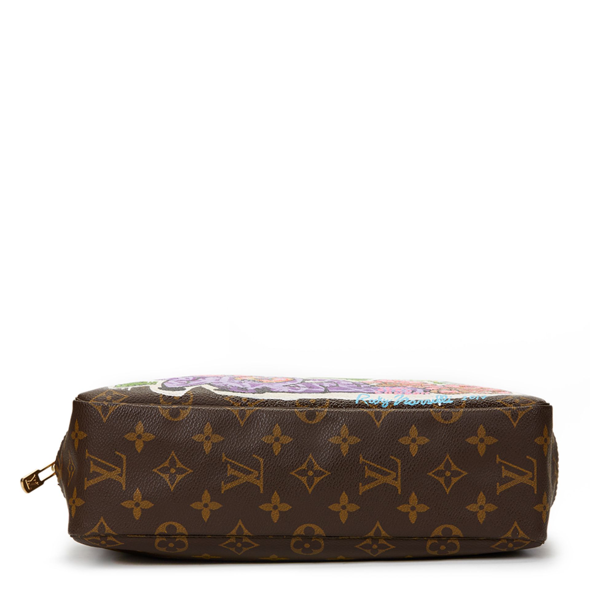 HB1180 Louis Vuitton Hand-painted 'Ca$h Me Outside' X Year Zero London Toiletry Pouch - Bild 5 aus 9