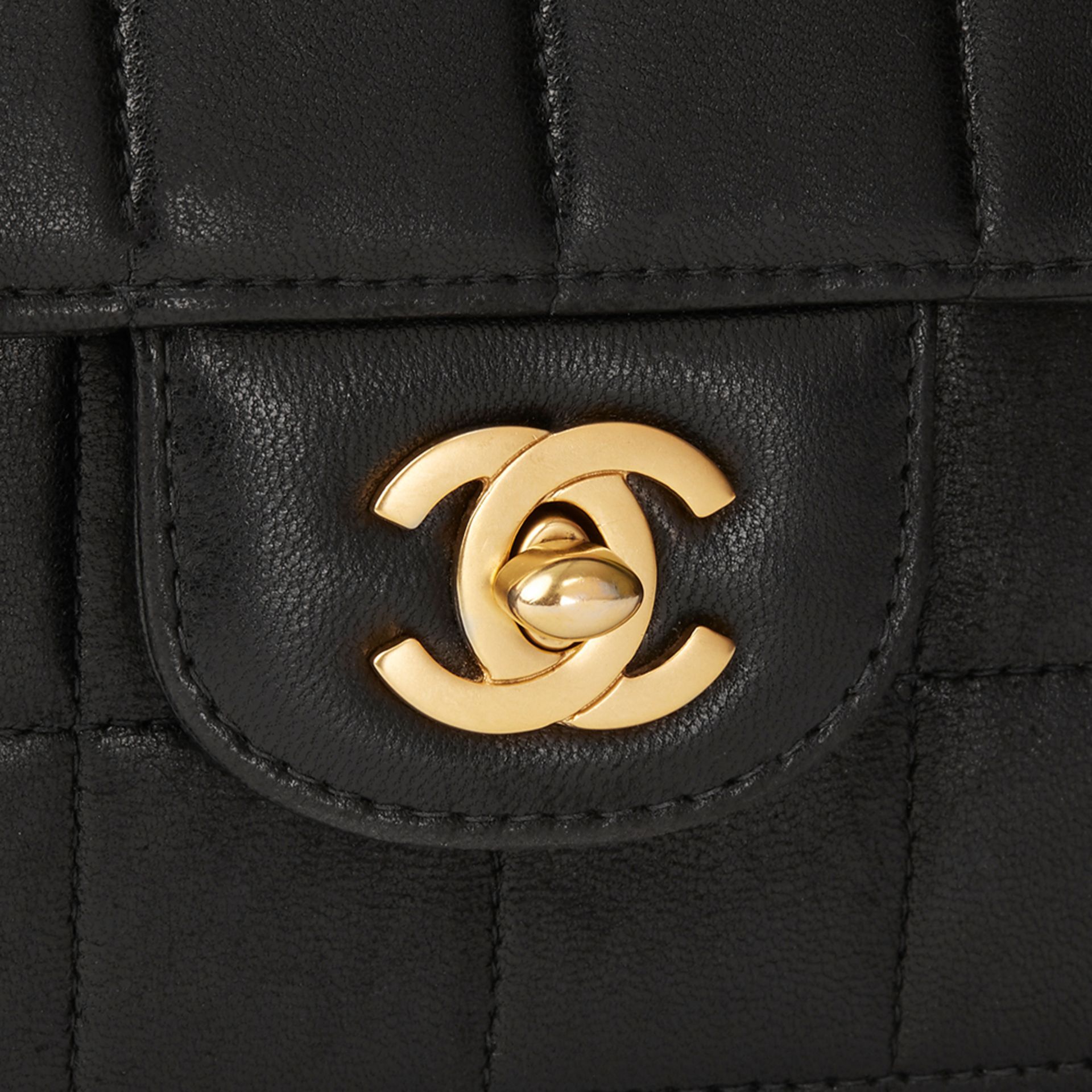 Chanel Black Quilted Lambskin East West Chocolate Bar Flap Bag - Image 11 of 11
